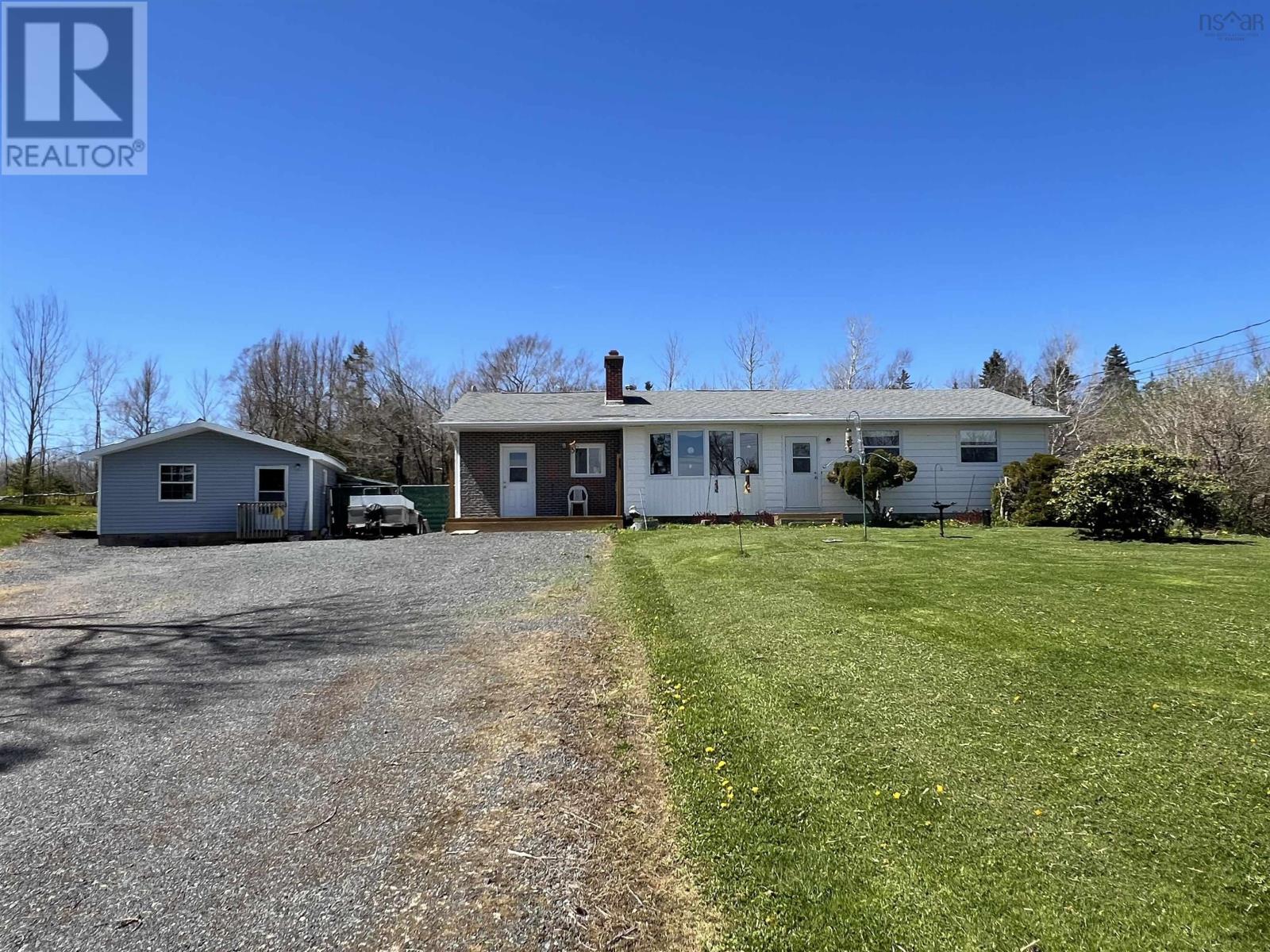 Property at 1951 Frasers Mountain Road image 1
