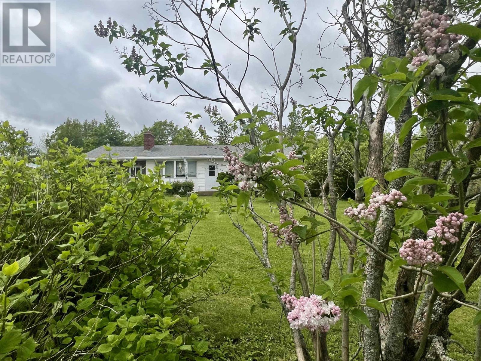 Property at 1951 Frasers Mountain Road image 2