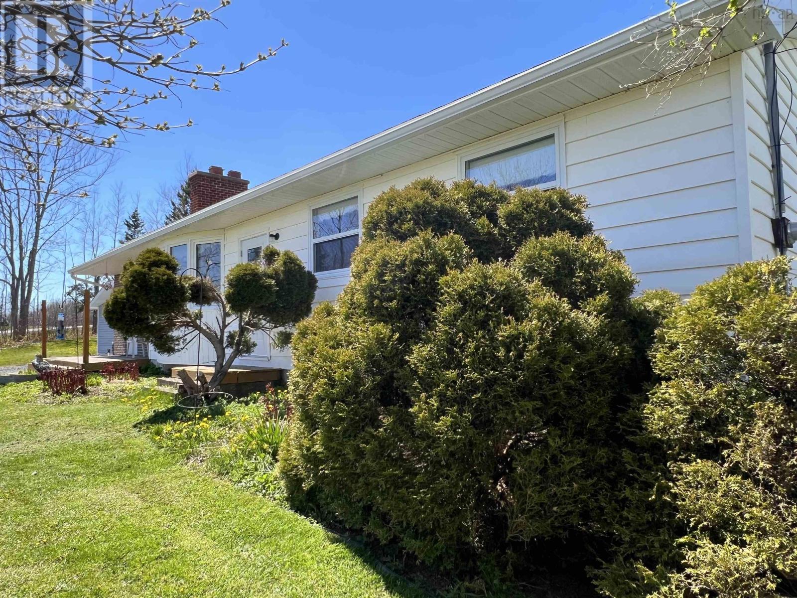 Property at 1951 Frasers Mountain Road image 3