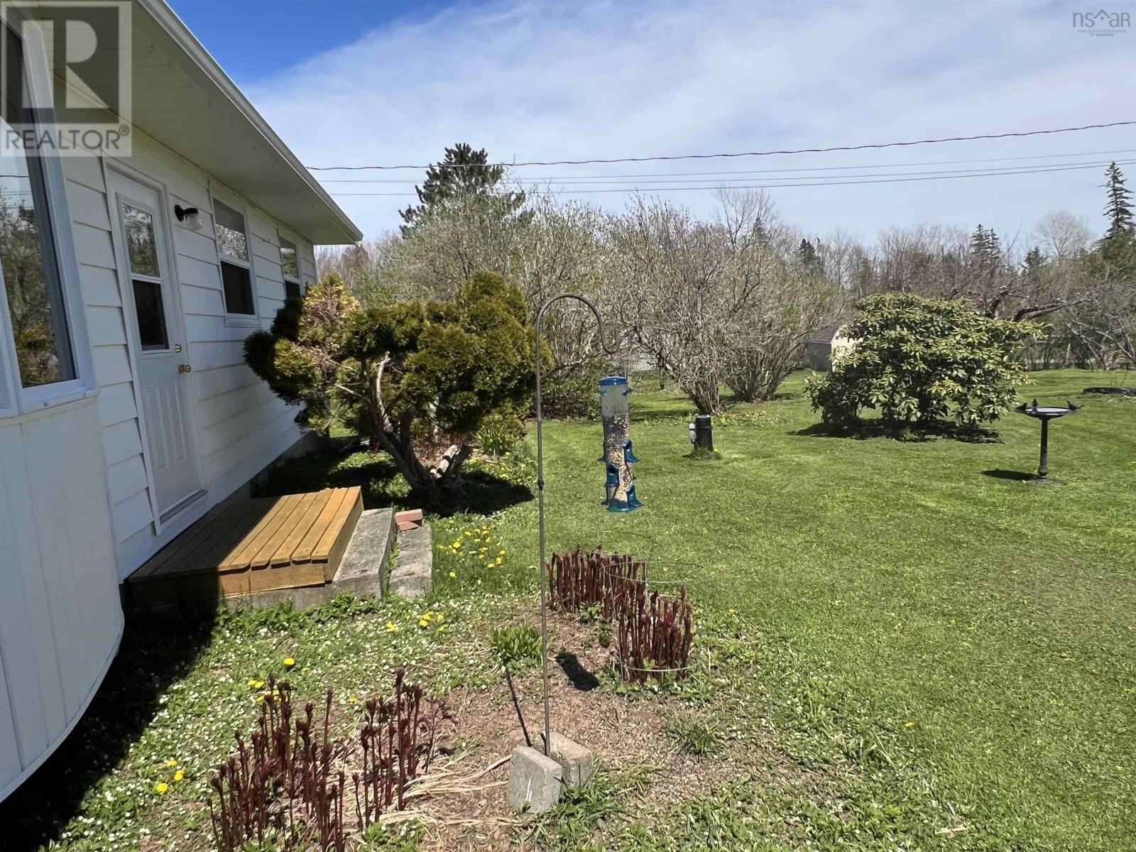 Property at 1951 Frasers Mountain Road image 4
