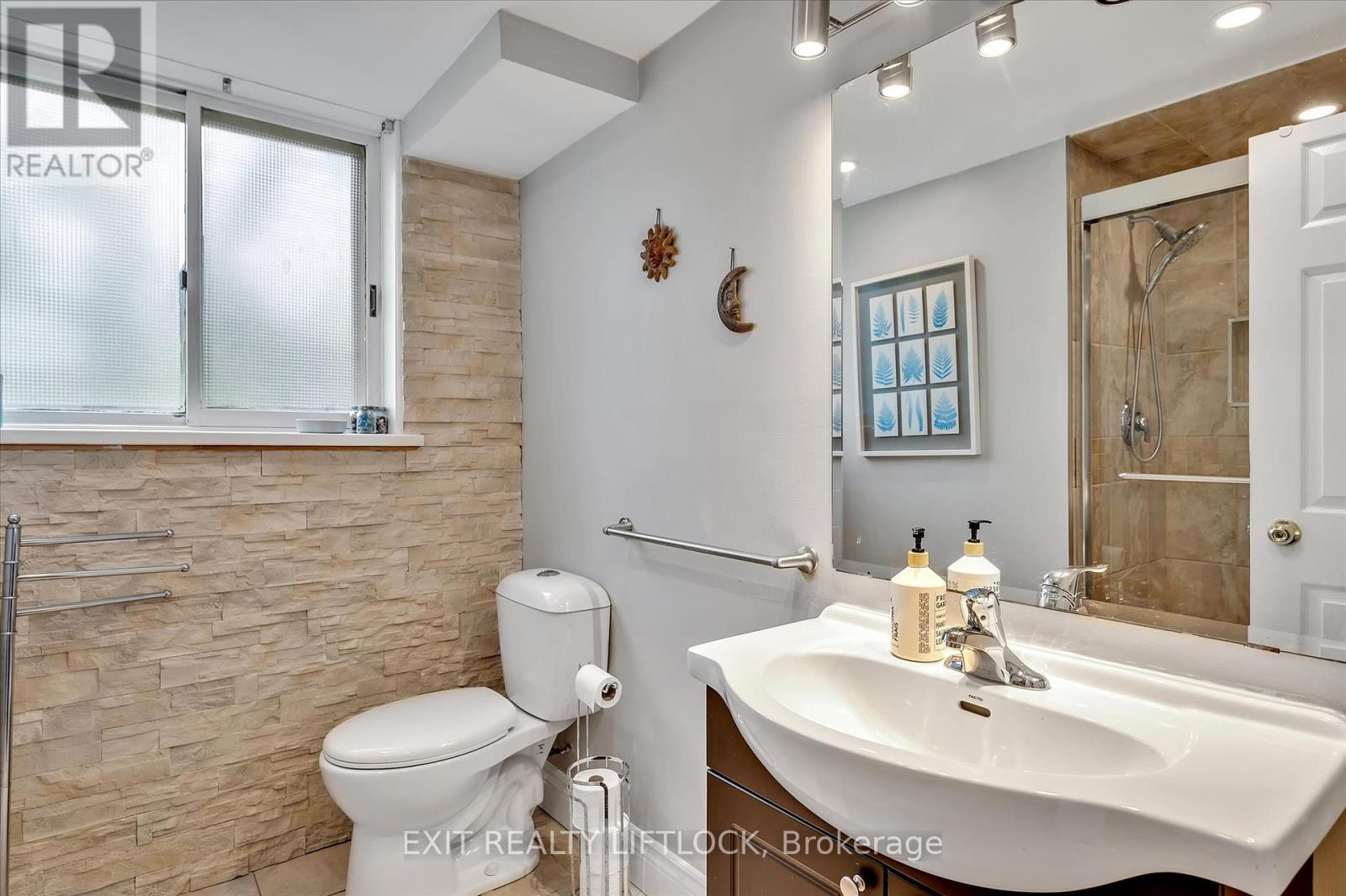 210 Antrim Street, Peterborough Central, Ontario  K9H 3G4 - Photo 33 - X12158472