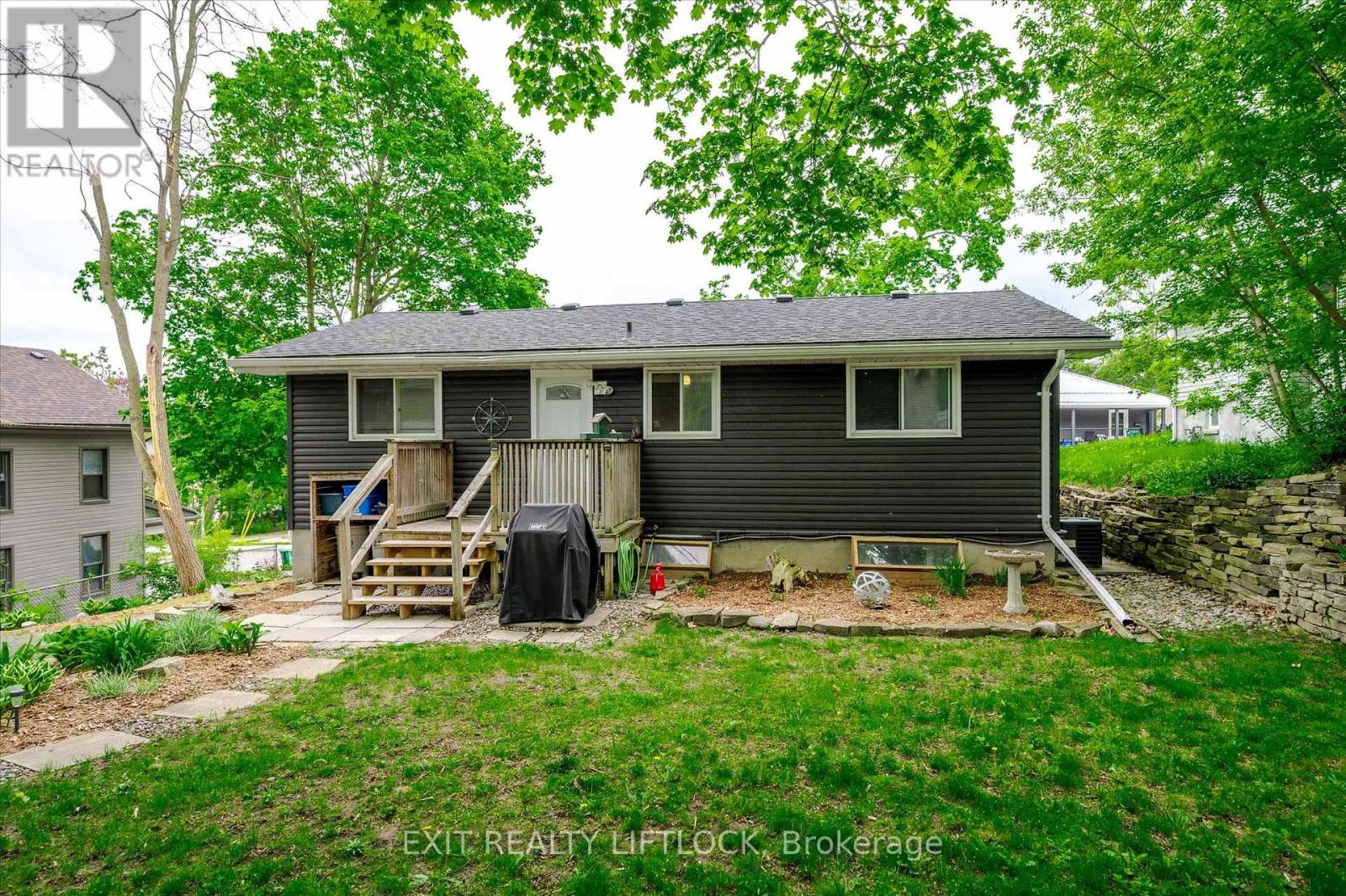210 Antrim Street, Peterborough Central, Ontario  K9H 3G4 - Photo 40 - X12158472