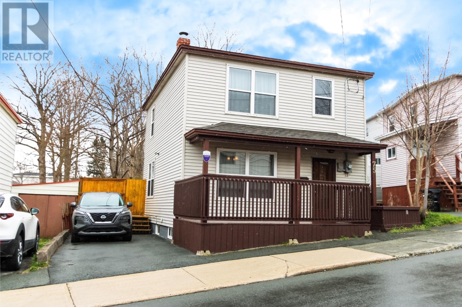 Property at 75 Leslie Street image 1