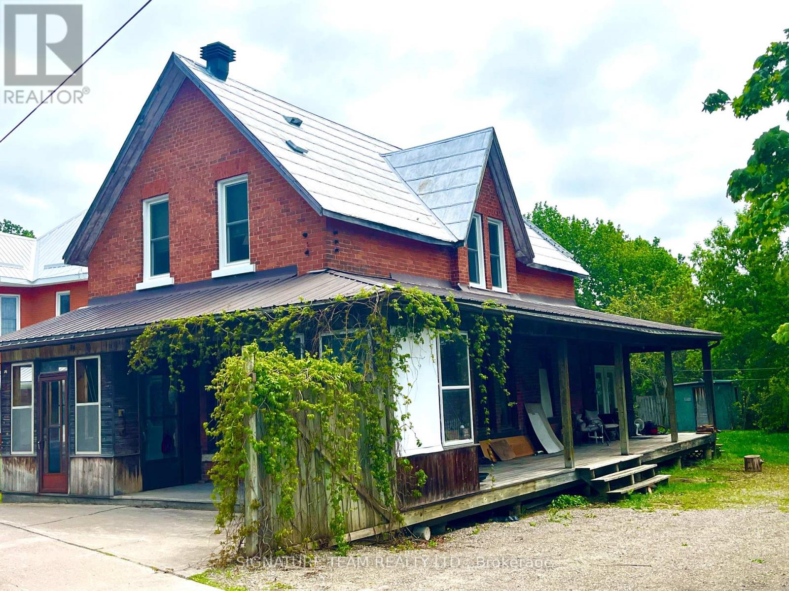 23 Main Street, Whitewater Region, Ontario  K0J 1K0 - Photo 1 - X12158454