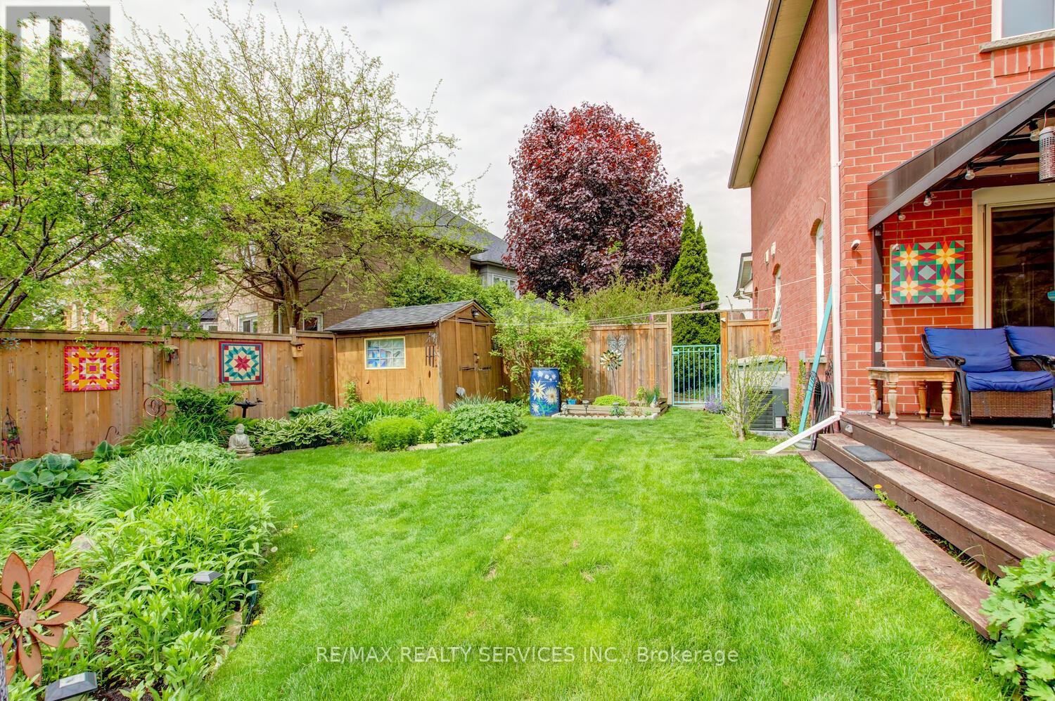 182 Pressed Brick Drive, Brampton (Brampton North), Ontario  L6V 4K6 - Photo 39 - W12158327