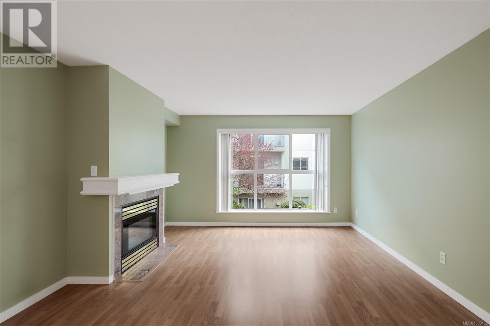 Property at 203 1710 Fort St image 4