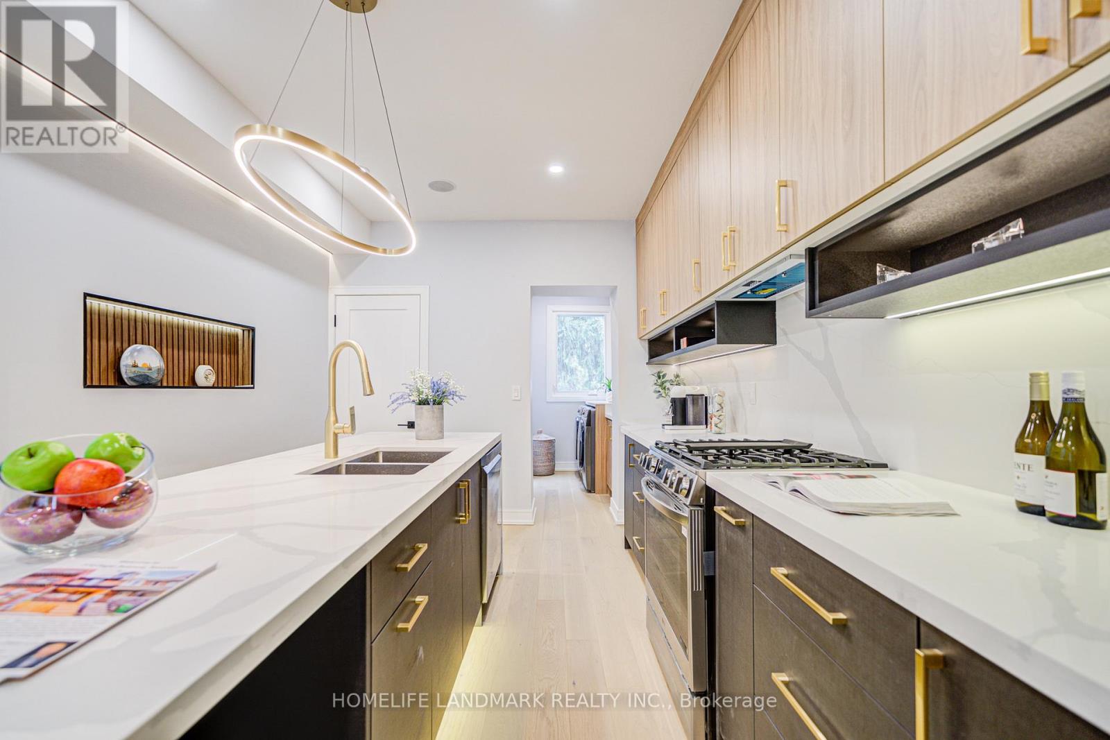 770 Pape Avenue, Toronto, Ontario  M4K 3S7 - Photo 10 - E12127052