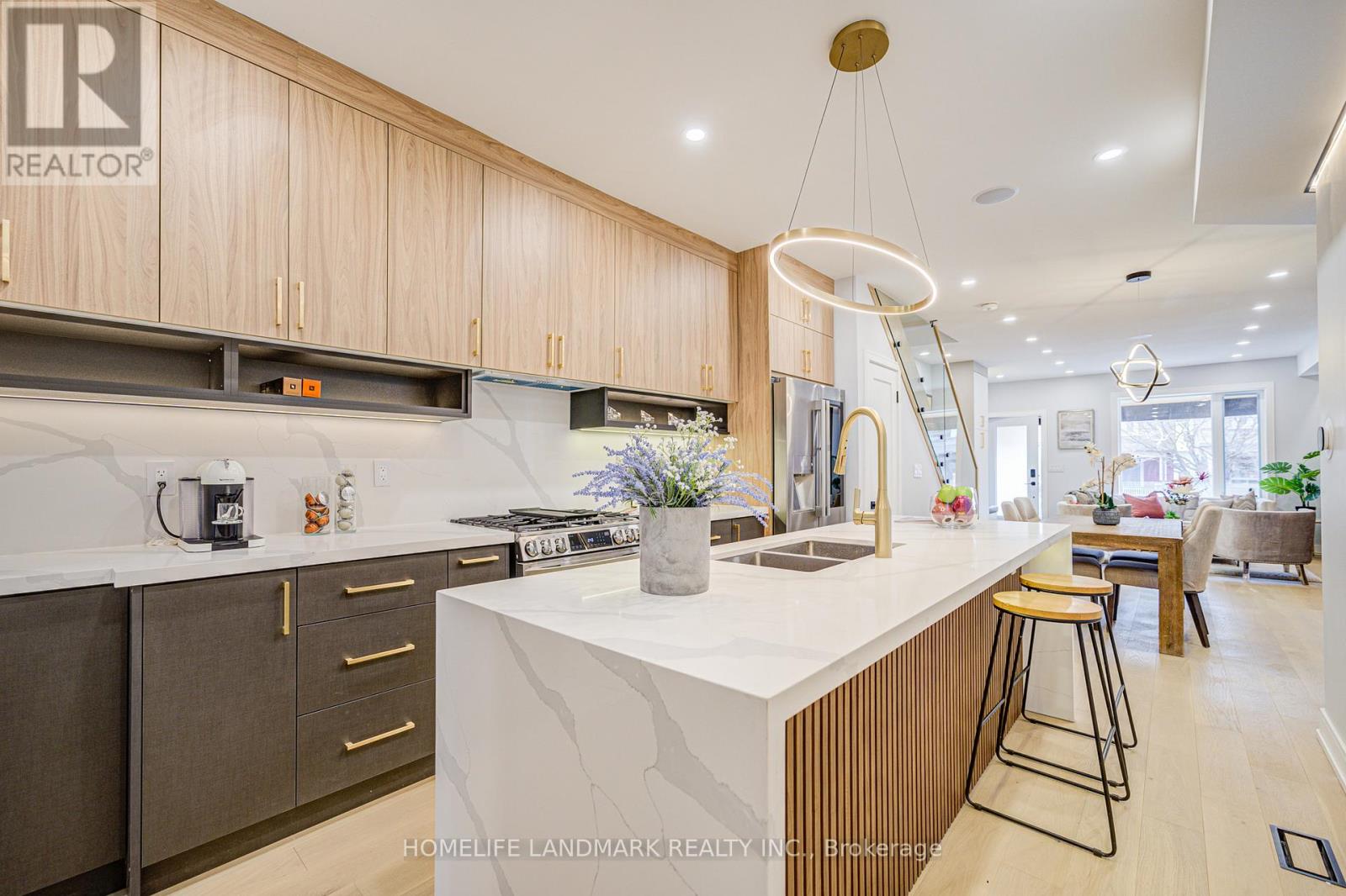770 PAPE AVENUE, Toronto, Ontario