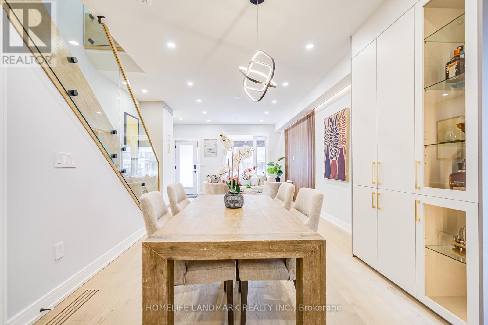 770 Pape Avenue, Toronto, Ontario  M4K 3S7 - Photo 7 - E12127052