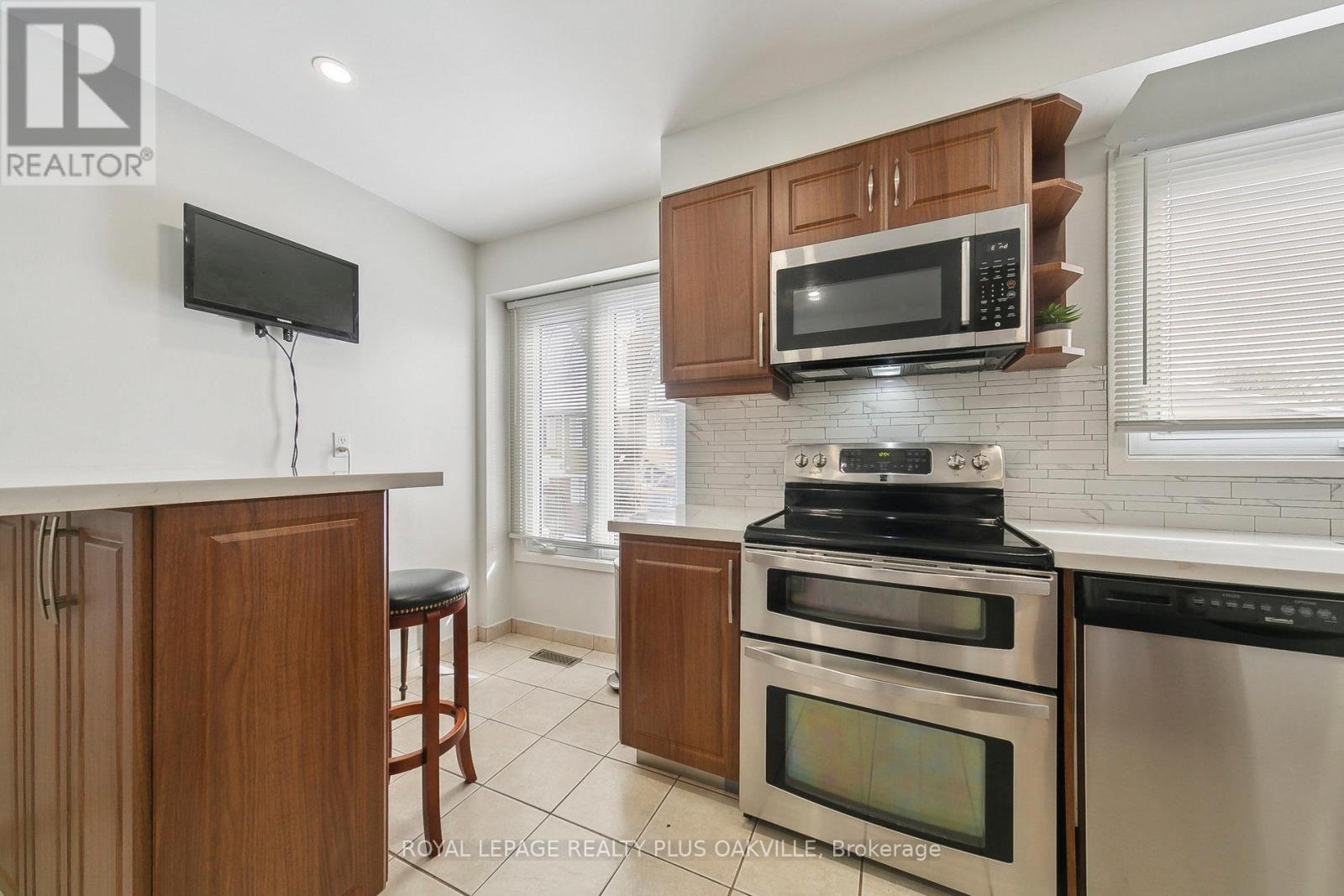 4177 Sunflower Drive, Mississauga, Ontario  L5L 2L4 - Photo 17 - W12158361