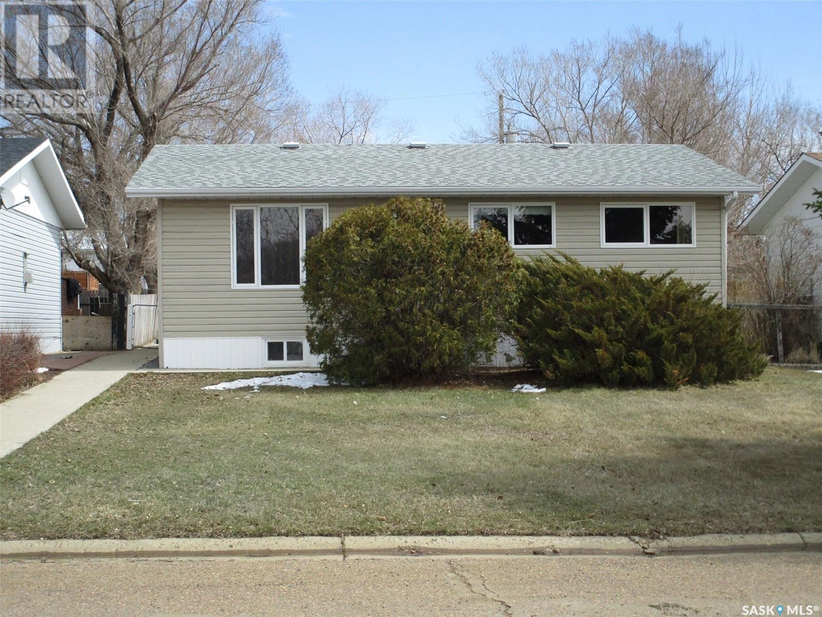 Property at 125 4th STREET W image 1