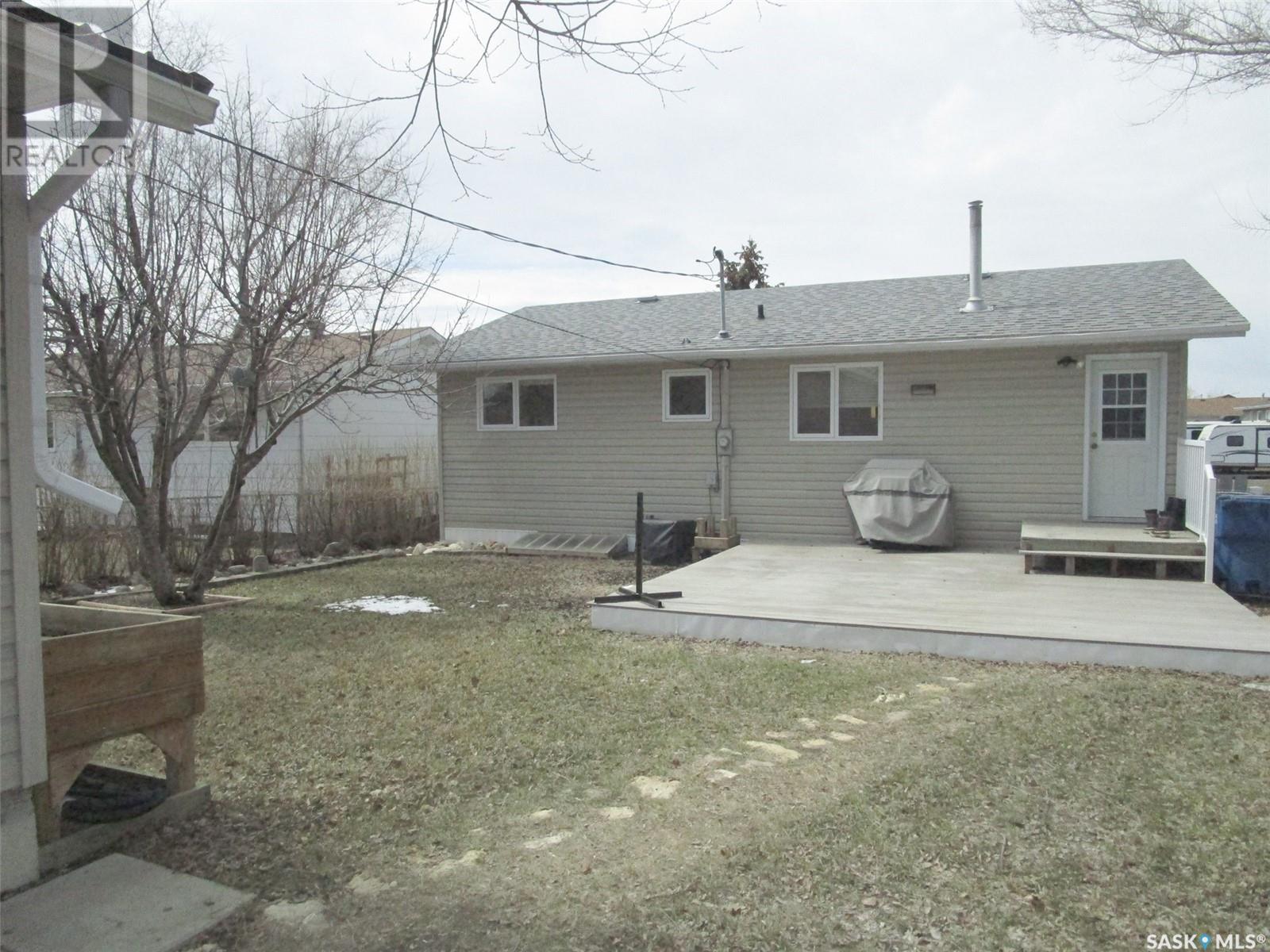 Property at 125 4th STREET W image 3