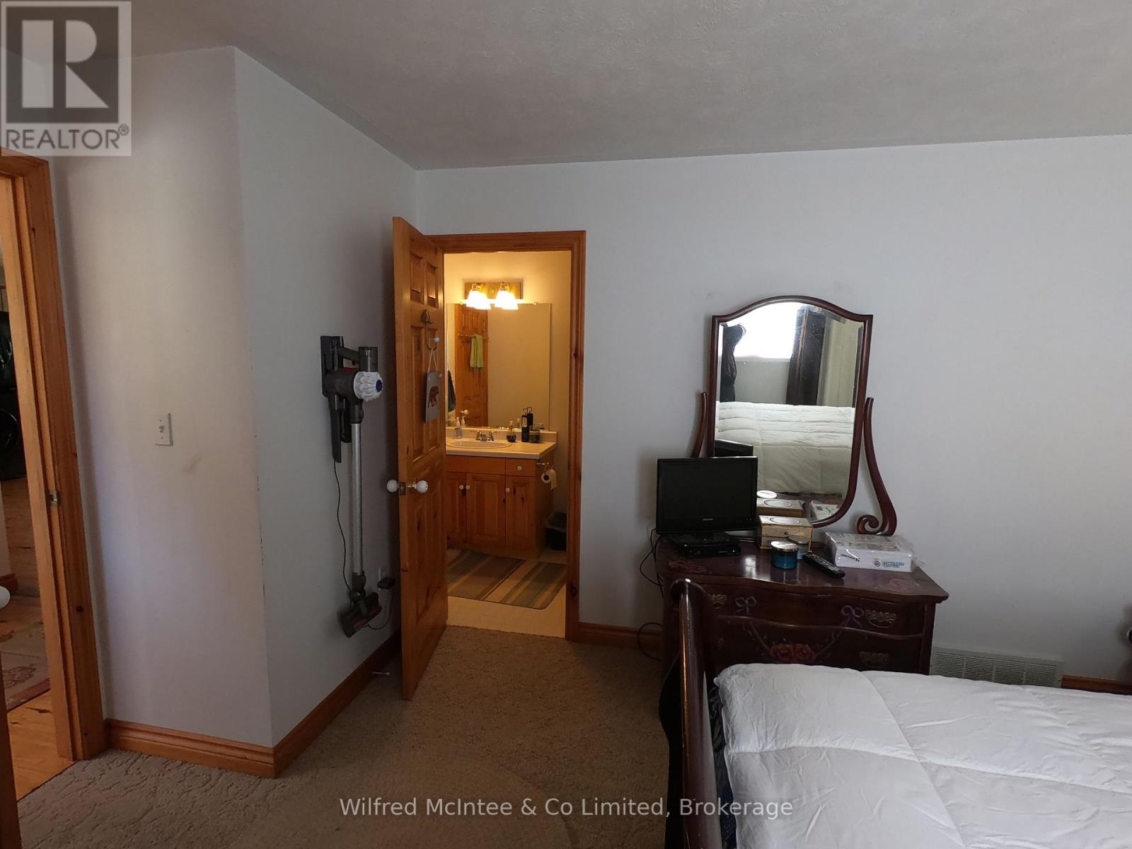 126 Buckingham Lane, Meaford, Ontario  N0H 1V0 - Photo 27 - X12134441