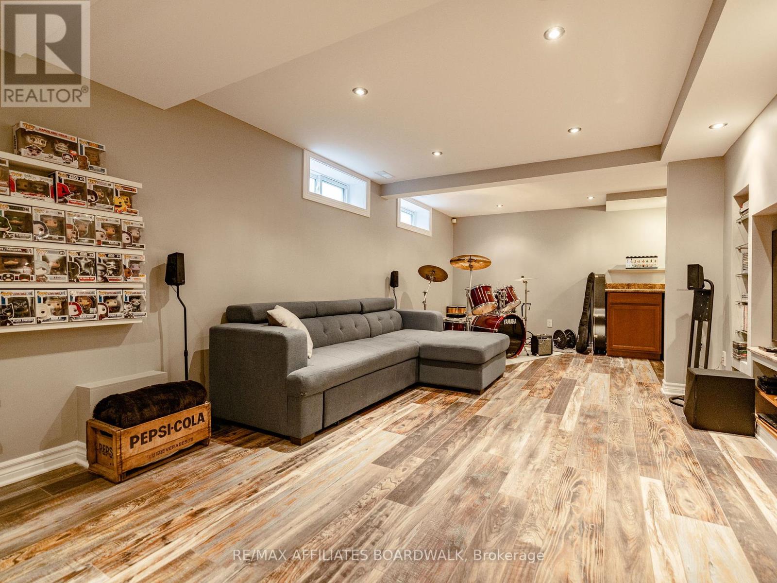 38 Nestow Drive, Ottawa, Ontario  K2G 3X8 - Photo 26 - X12118236