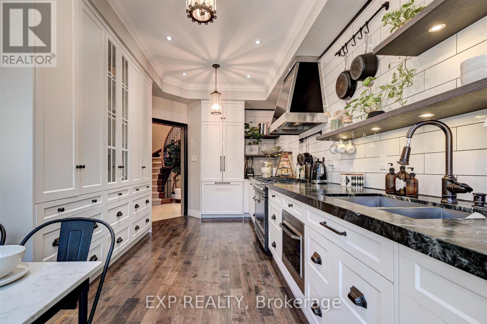13 Balmoral Avenue, Toronto, Ontario  M4V 1J5 - Photo 12 - C12158446
