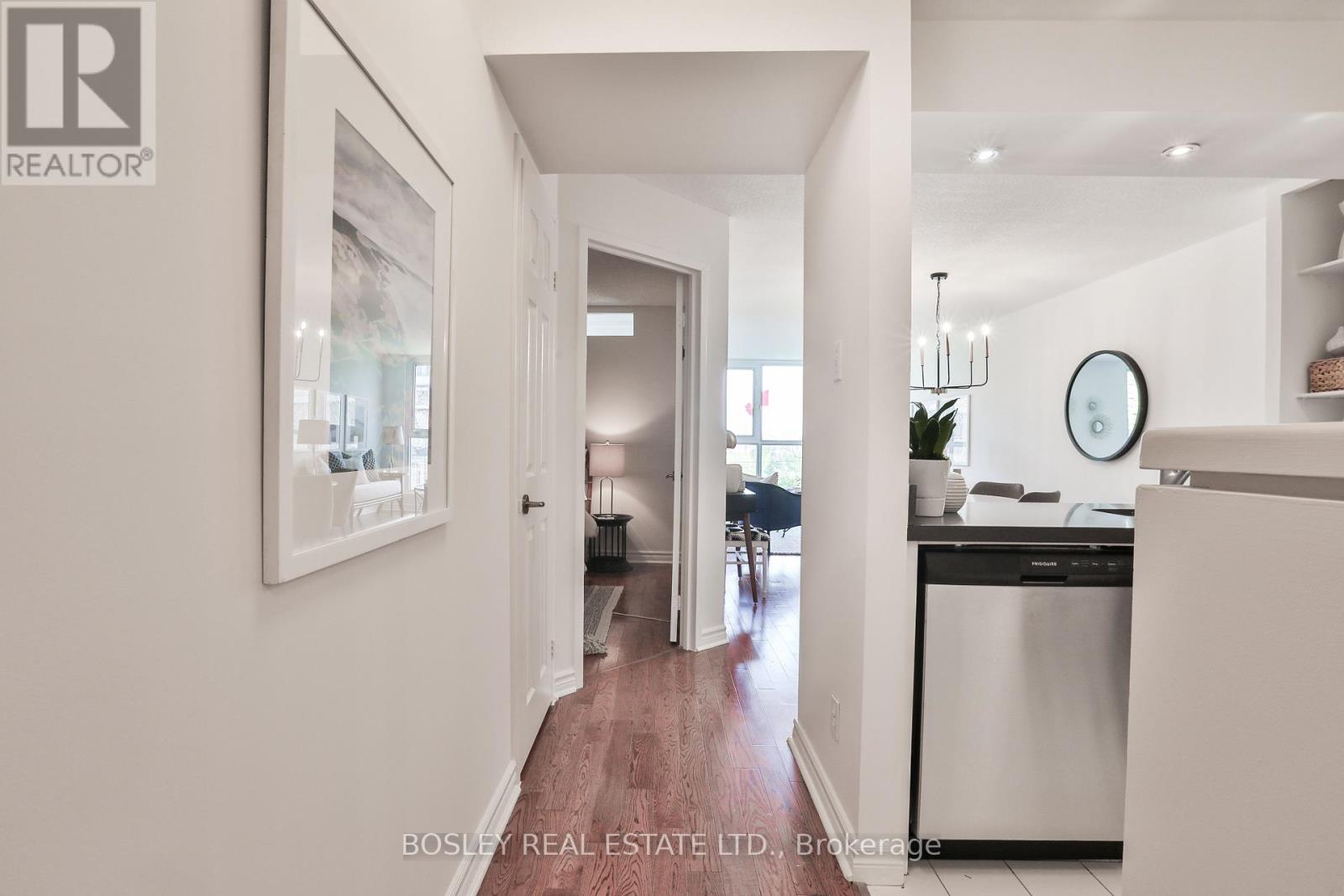 402 - 356 Mcrae Drive, Toronto (Leaside), Ontario  M4G 4G4 - Photo 3 - C12158500