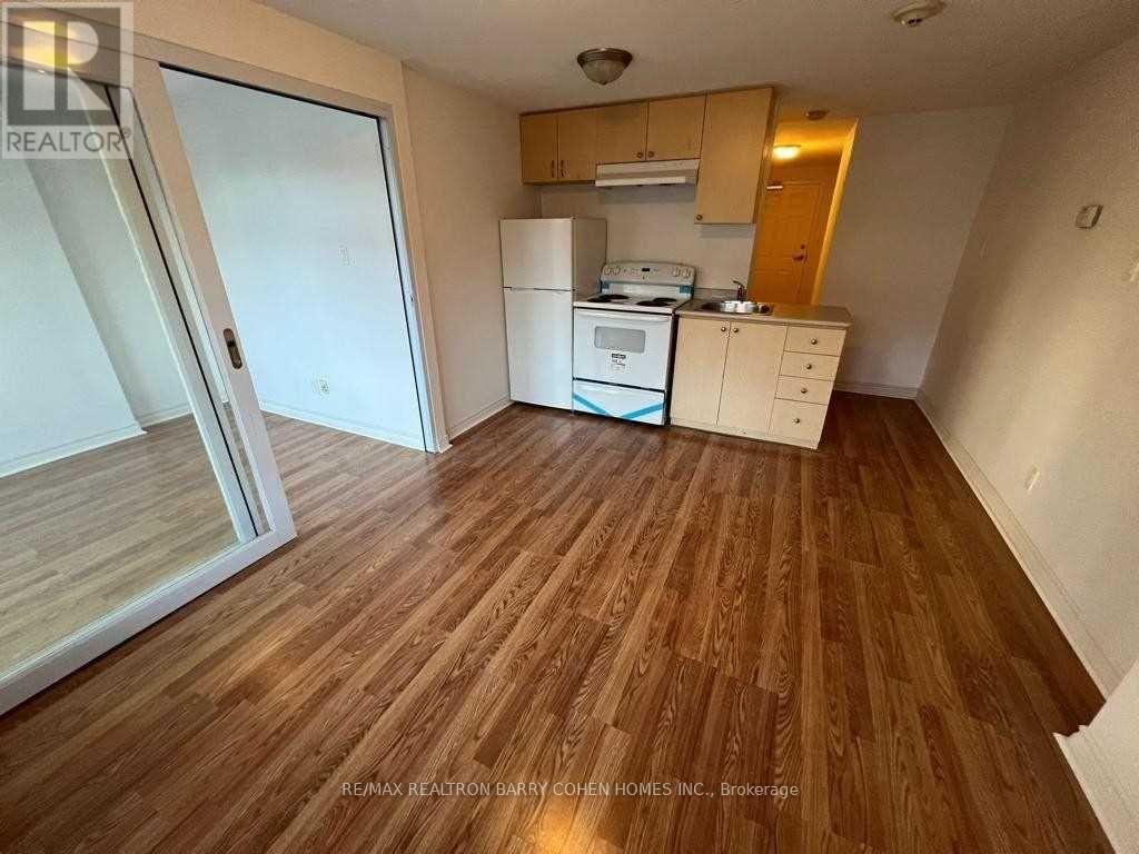 204 - 15 Maplewood Avenue, Toronto, Ontario  M6C 4B4 - Photo 4 - C12158523