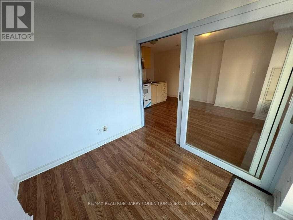 204 - 15 Maplewood Avenue, Toronto, Ontario  M6C 4B4 - Photo 6 - C12158523