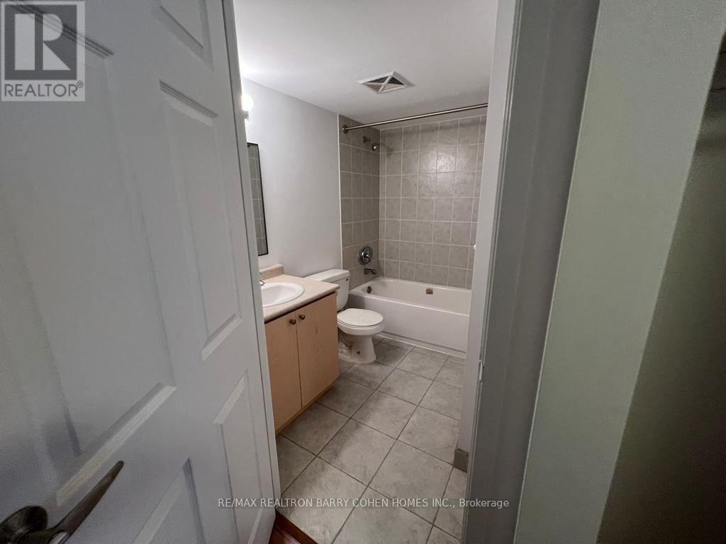 204 - 15 Maplewood Avenue, Toronto, Ontario  M6C 4B4 - Photo 7 - C12158523