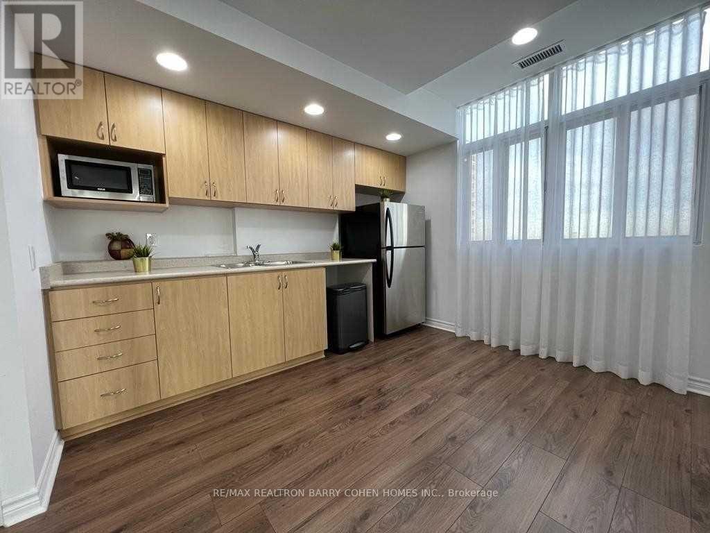 204 - 15 Maplewood Avenue, Toronto, Ontario  M6C 4B4 - Photo 9 - C12158523
