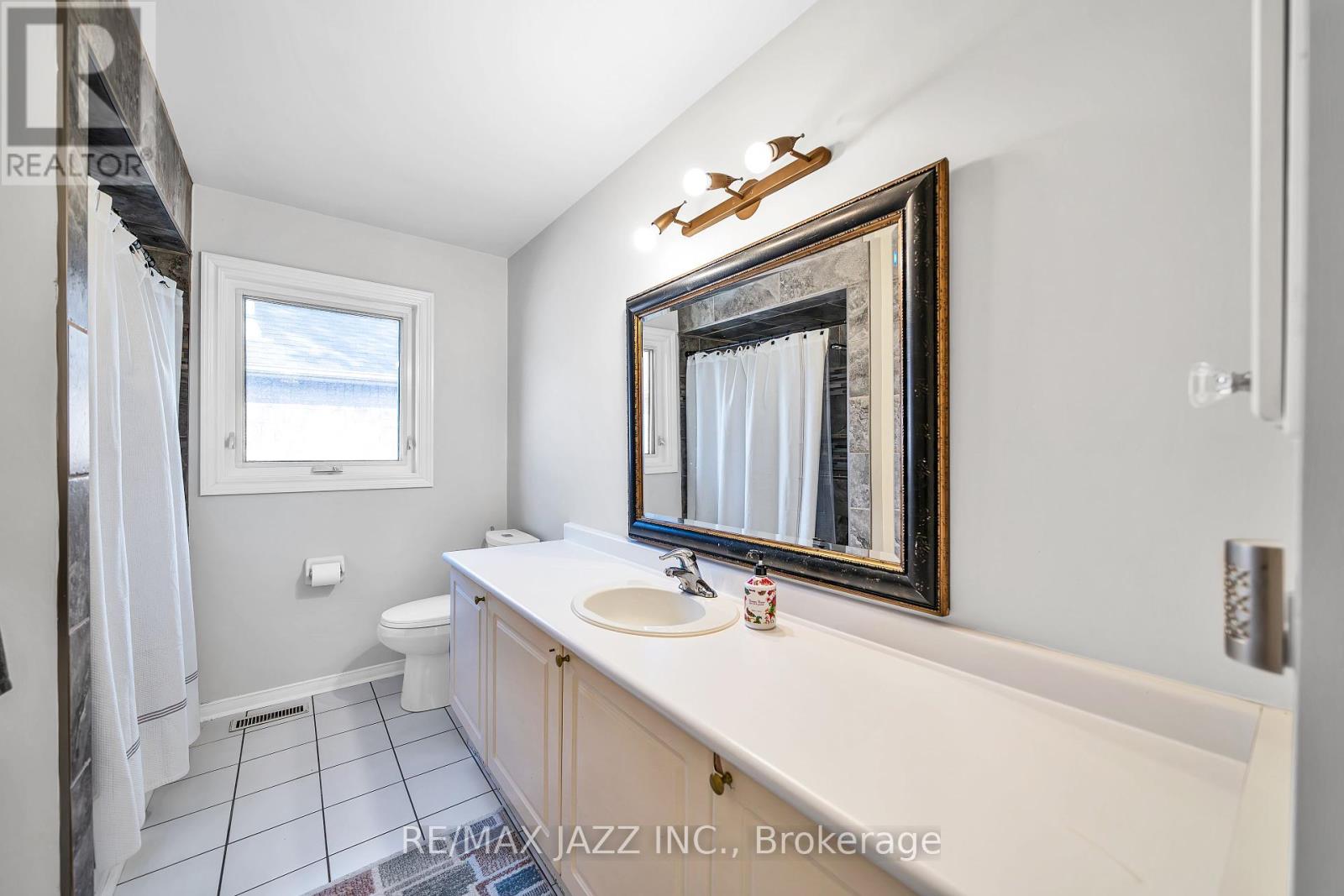 142 Elizabeth Street, Ajax, Ontario  L1T 3X5 - Photo 22 - E12158570