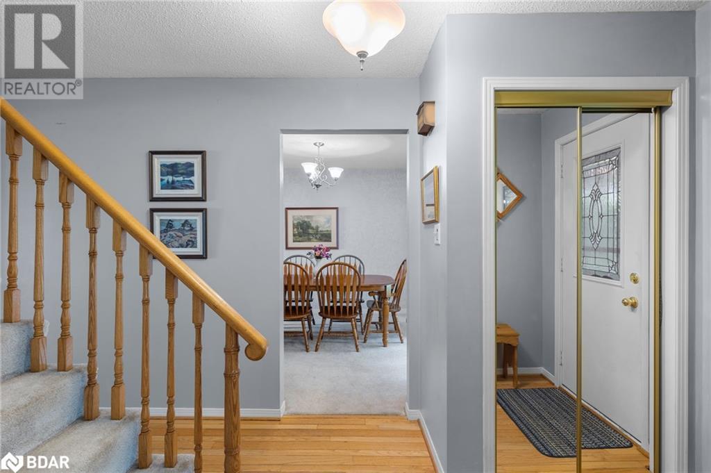 Property at 39 GRANDVIEW Crescent image 4