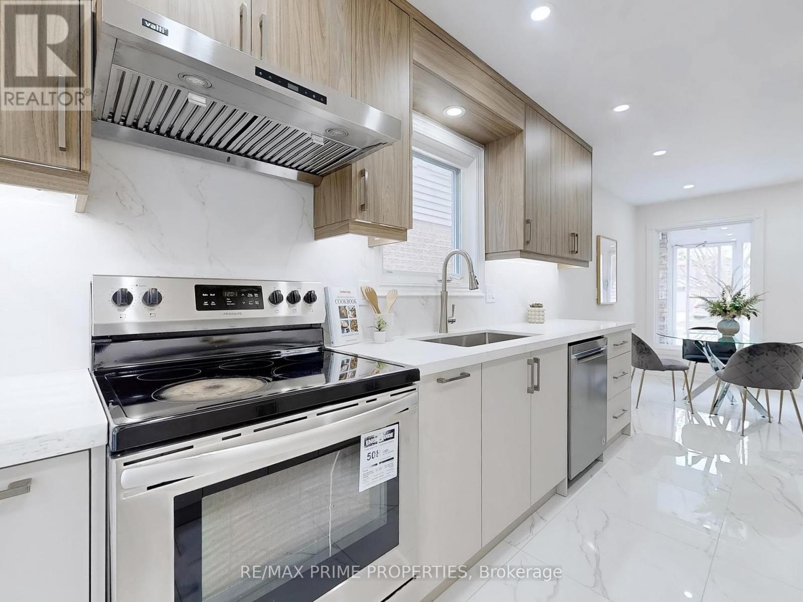 38 Audrelane Court, Toronto, Ontario  M1V 3S4 - Photo 5 - E12158432