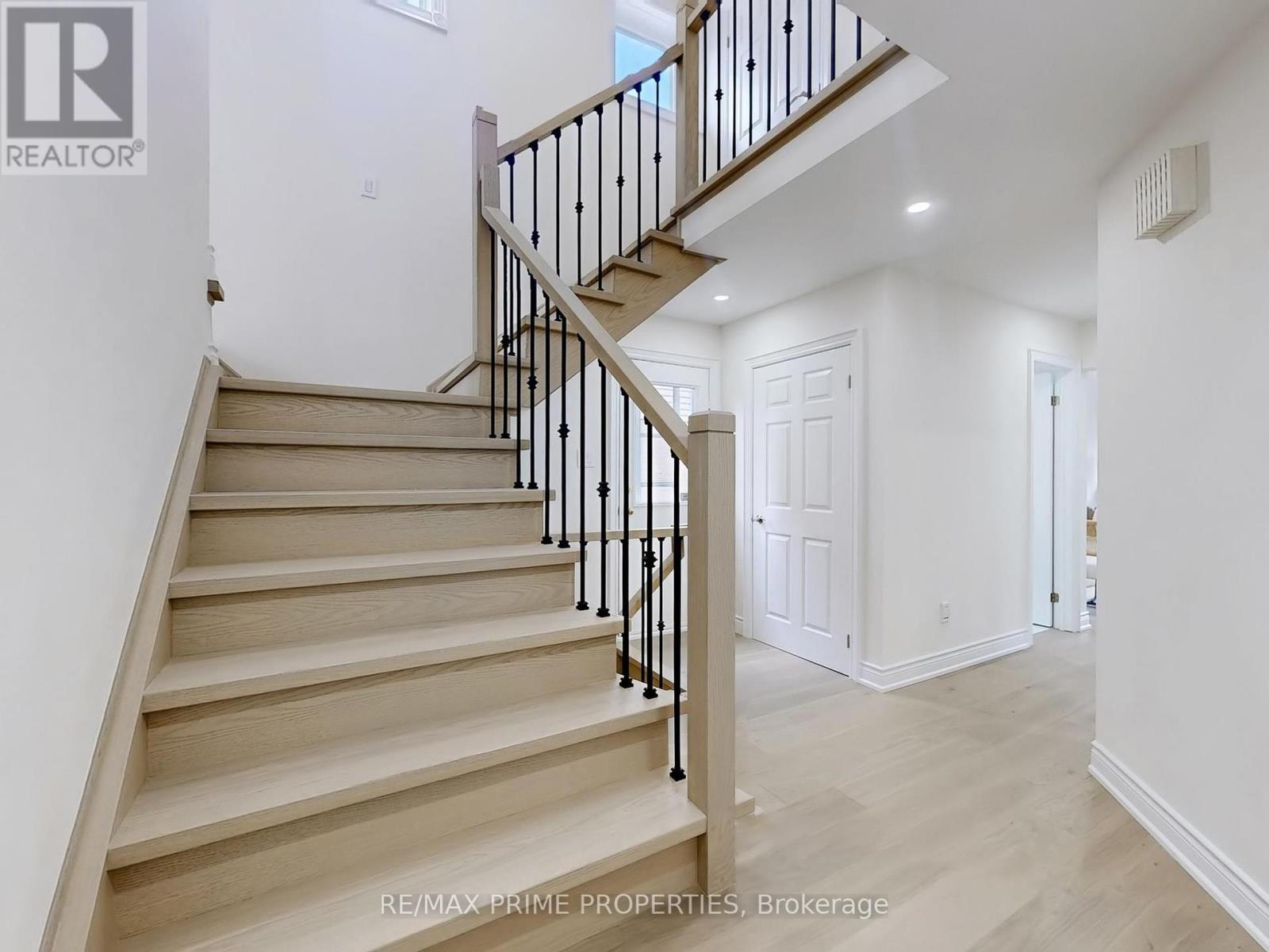 38 Audrelane Court, Toronto, Ontario  M1V 3S4 - Photo 7 - E12158432