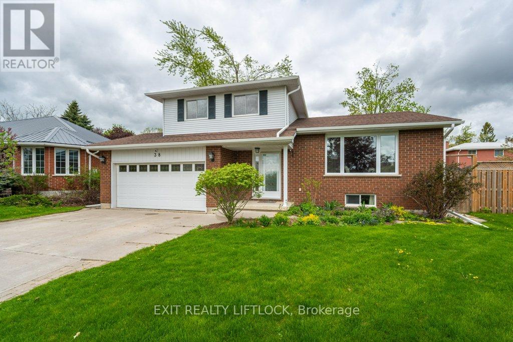 38 CLEARVIEW COURT, Peterborough West, Ontario