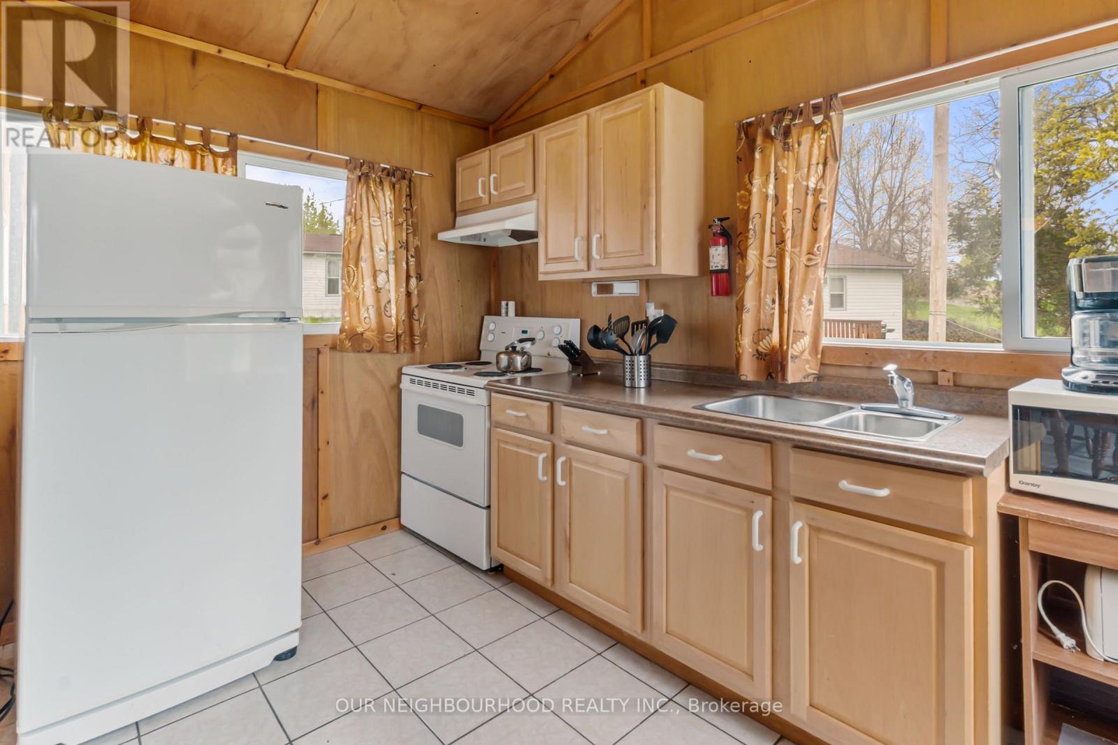 10 Richardson Road, Prince Edward County (Picton), Ontario  K0K 2T0 - Photo 32 - X12158702
