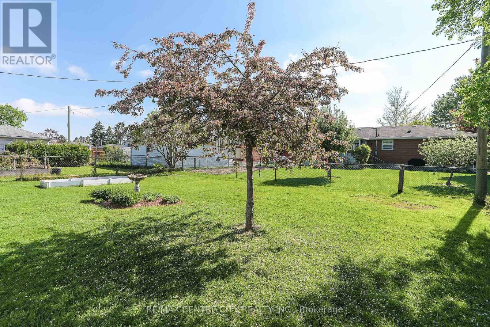 90 Lawrence Avenue W, St. Thomas, Ontario  N5R 5G3 - Photo 42 - X12158563