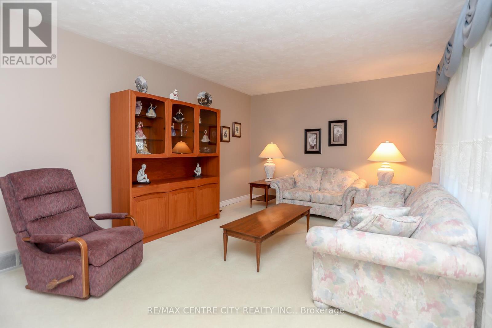 90 Lawrence Avenue W, St. Thomas, Ontario  N5R 5G3 - Photo 6 - X12158563