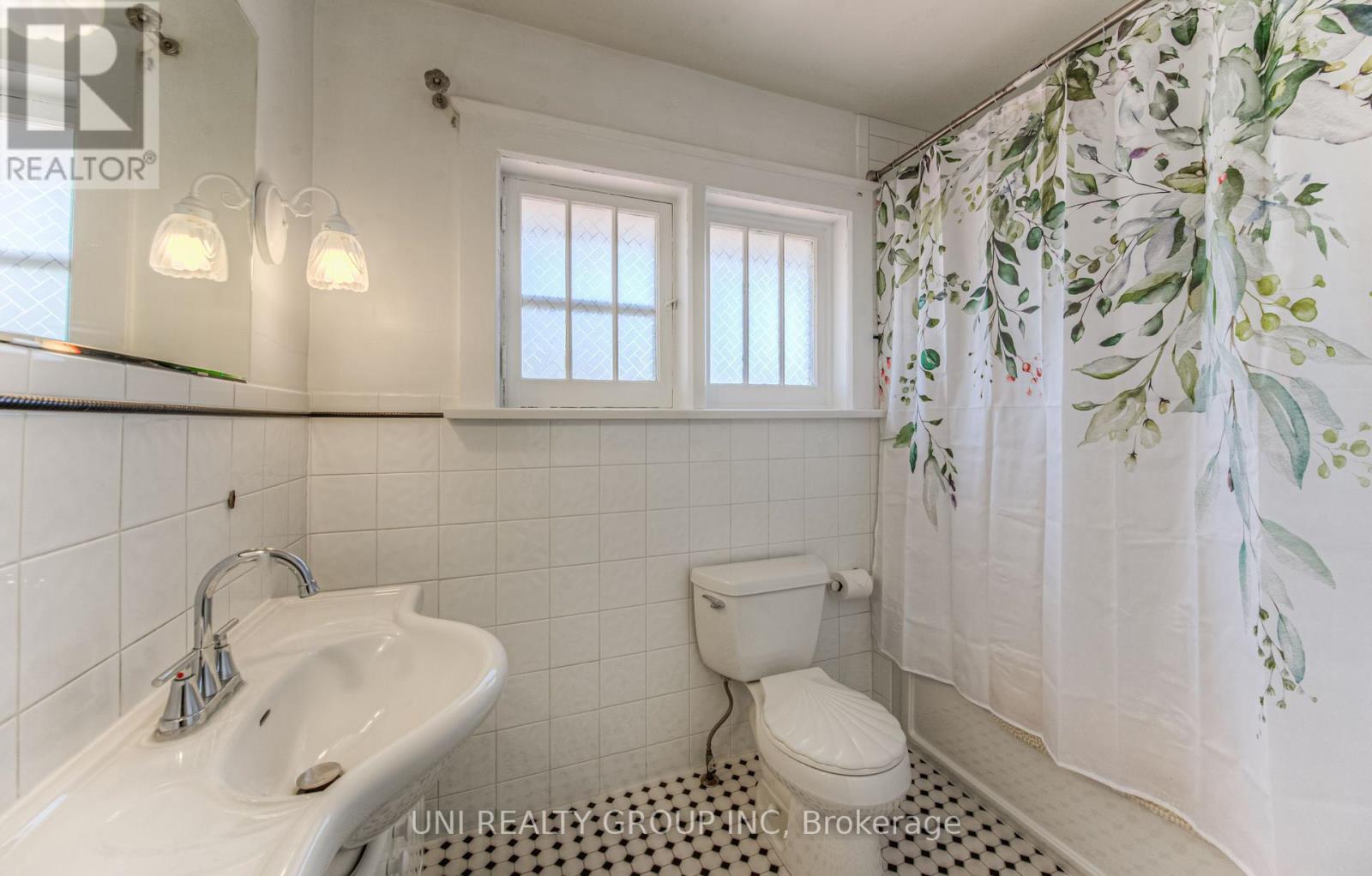 251 Margaret Avenue, Kitchener, Ontario  N2H 4J6 - Photo 36 - X12158575