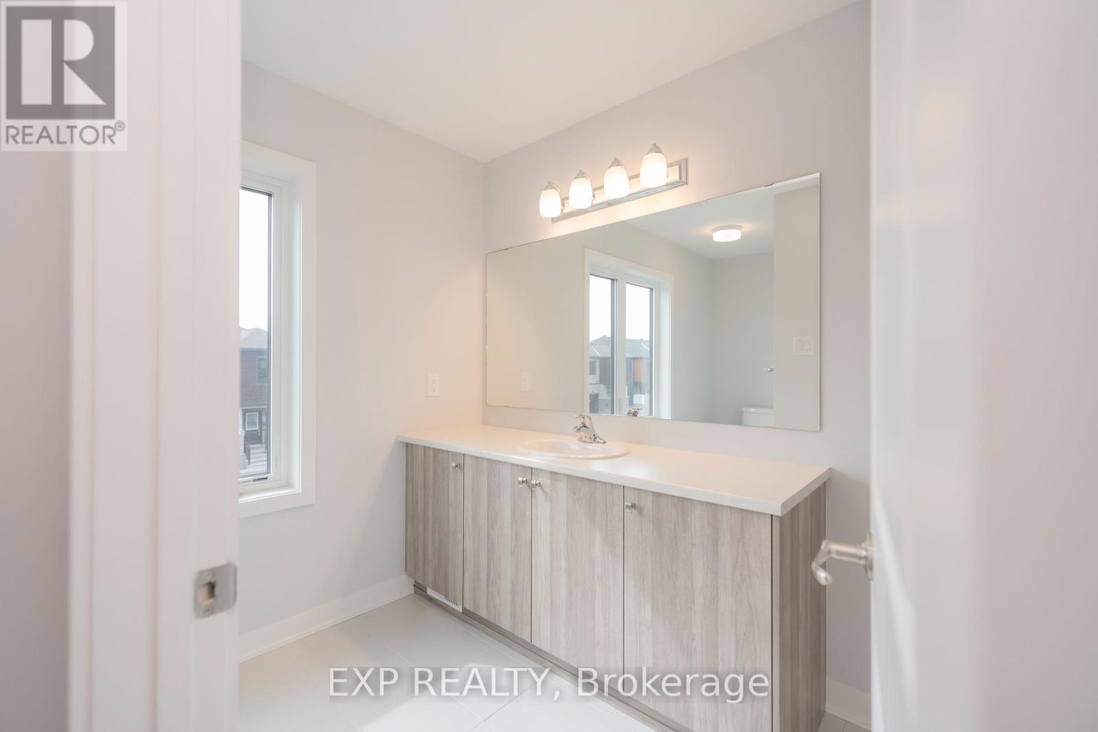 468 Brigatine Avenue, Ottawa, Ontario  K2S 0P9 - Photo 8 - X12158583
