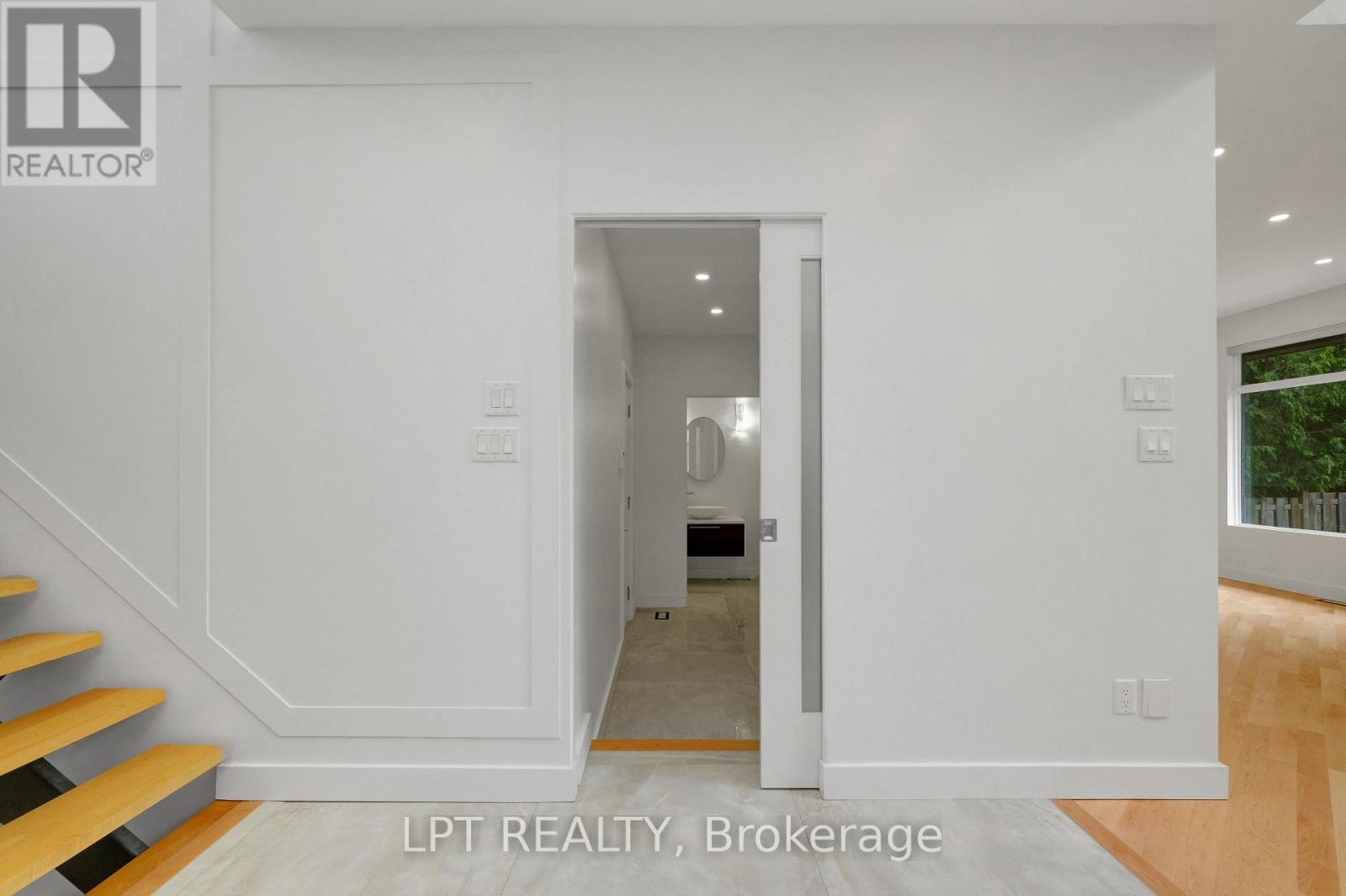 298 Crestview Road, Ottawa, Ontario  K1H 5G6 - Photo 15 - X12158730