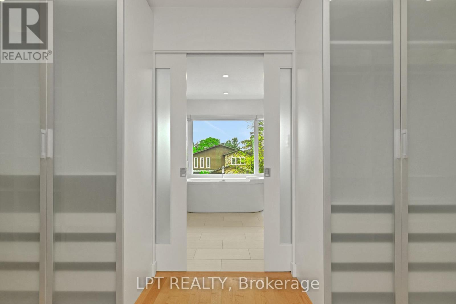 298 Crestview Road, Ottawa, Ontario  K1H 5G6 - Photo 29 - X12158730