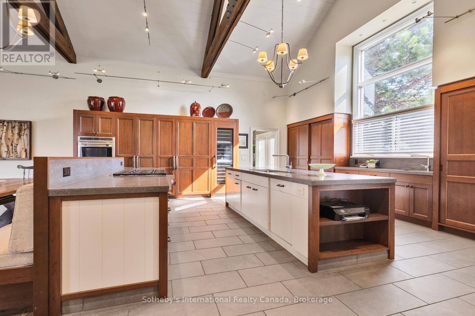 160 Grand Cypress Lane, Blue Mountains, Ontario  L9Y 0K8 - Photo 12 - X12153366