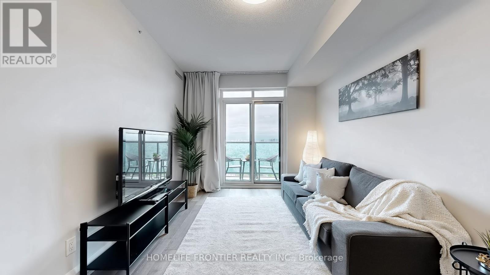 2528 - 7161 Yonge Street, Markham, Ontario  L3T 0C8 - Photo 1 - N12158438