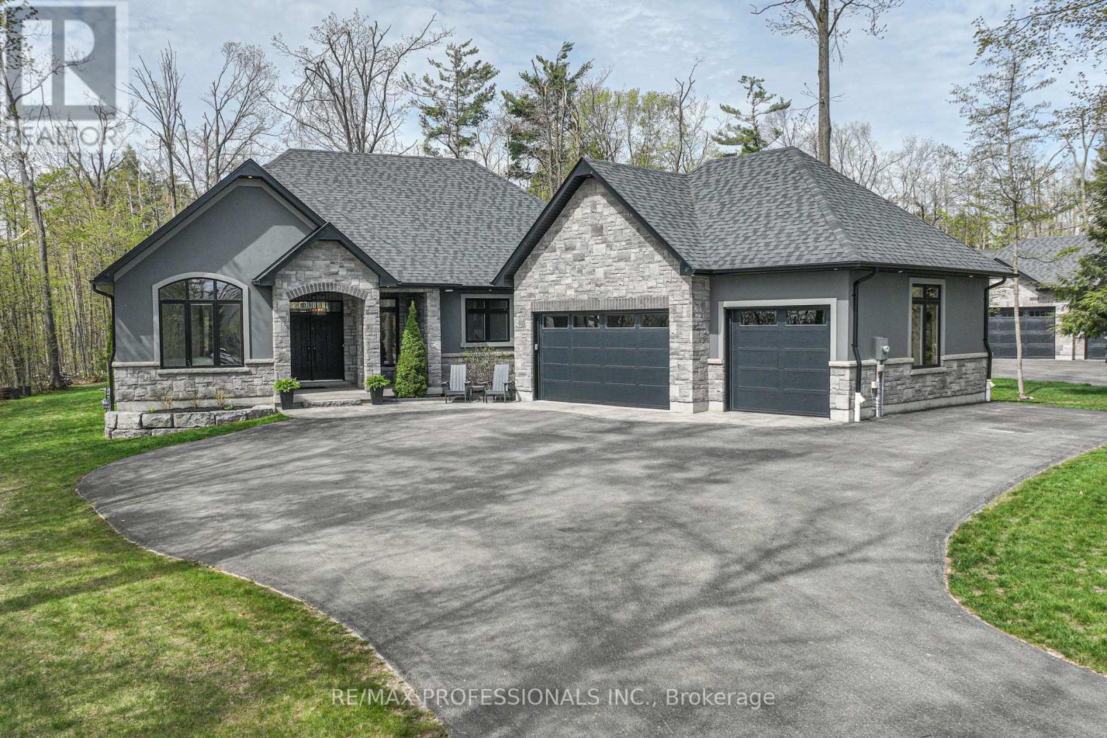 21 BOOTHBY CRESCENT, Springwater, Ontario