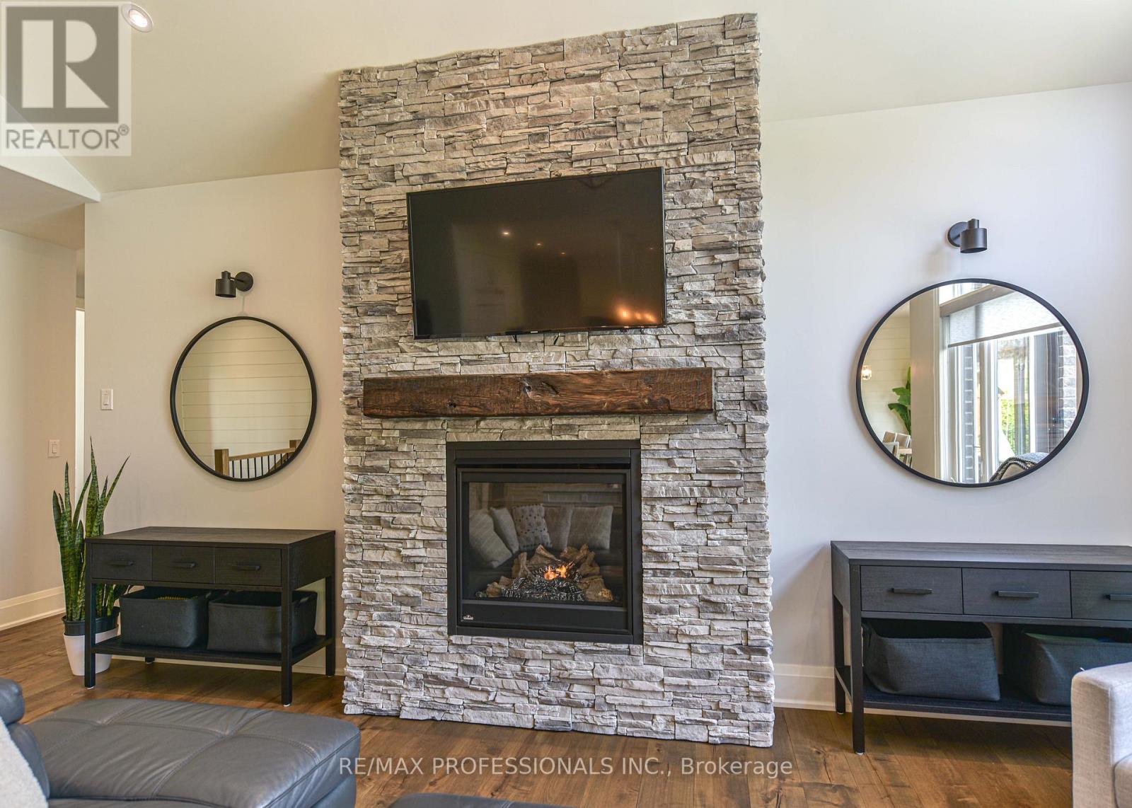 21 Boothby Crescent, Springwater, Ontario  L9X 0H1 - Photo 10 - S12158429