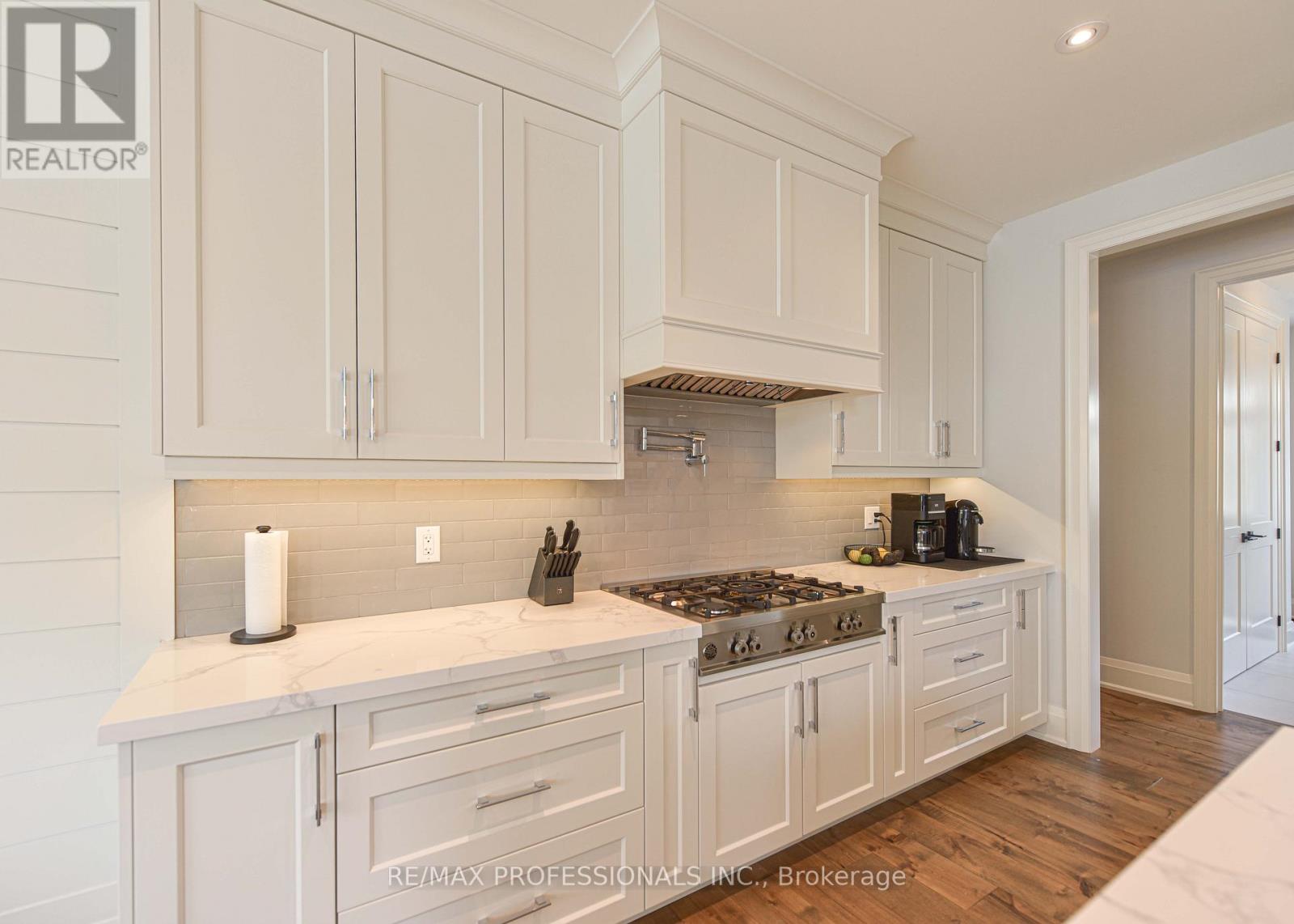 21 Boothby Crescent, Springwater, Ontario  L9X 0H1 - Photo 19 - S12158429