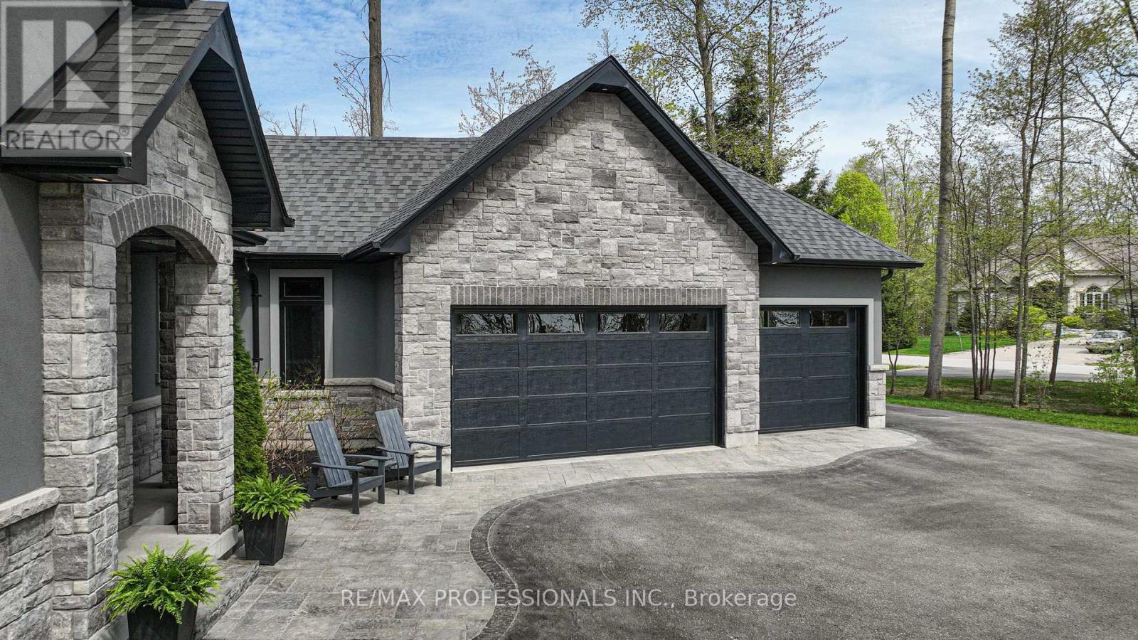 21 Boothby Crescent, Springwater, Ontario  L9X 0H1 - Photo 5 - S12158429