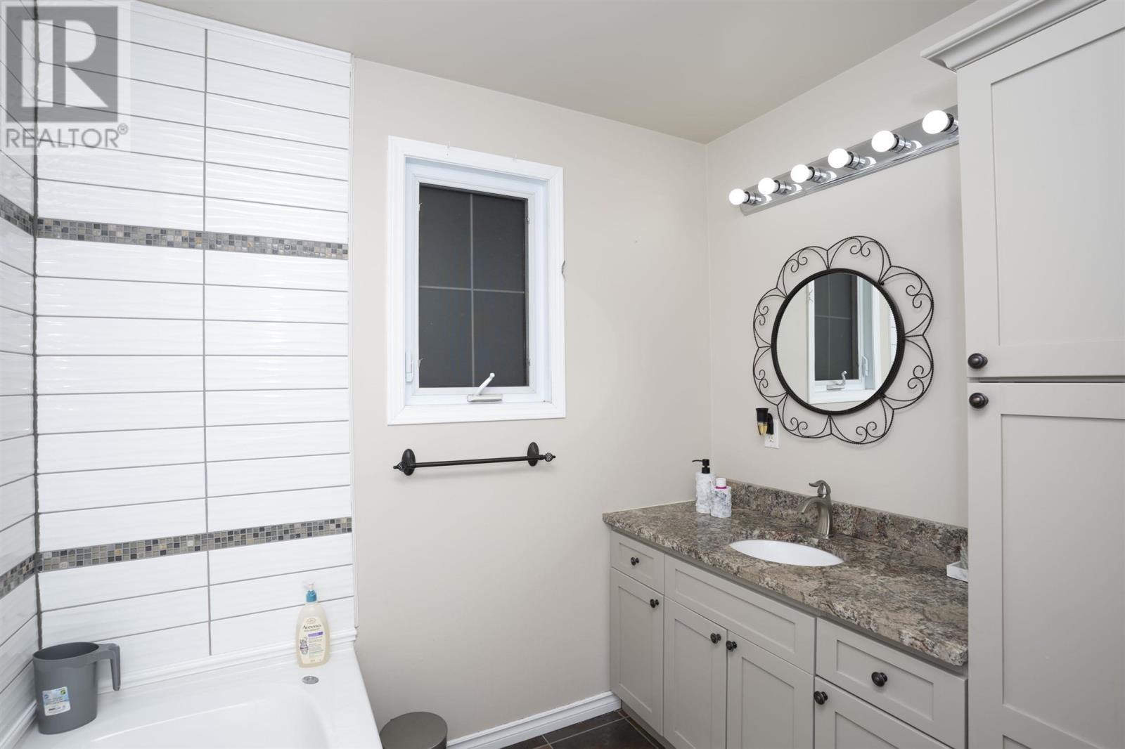 160 Reindeer Ave, Thunder Bay, Ontario  P7C 6A6 - Photo 24 - TB251236