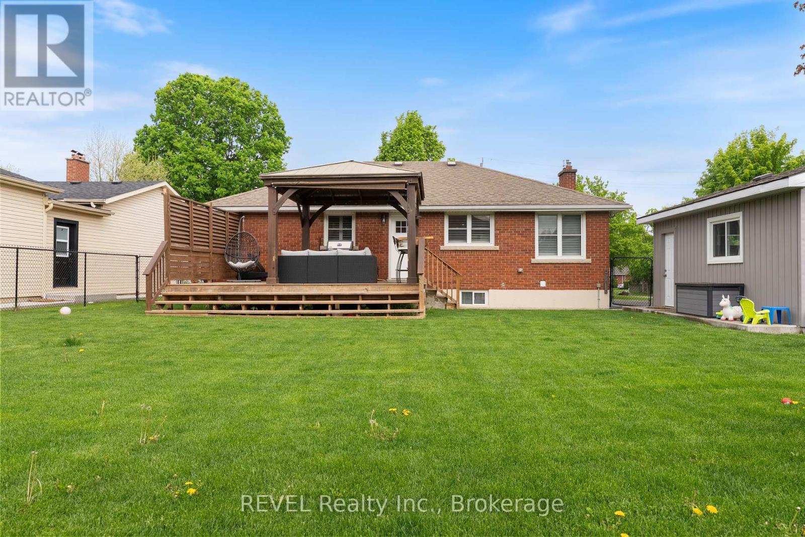 Property at 17 VARADI AVENUE image 4