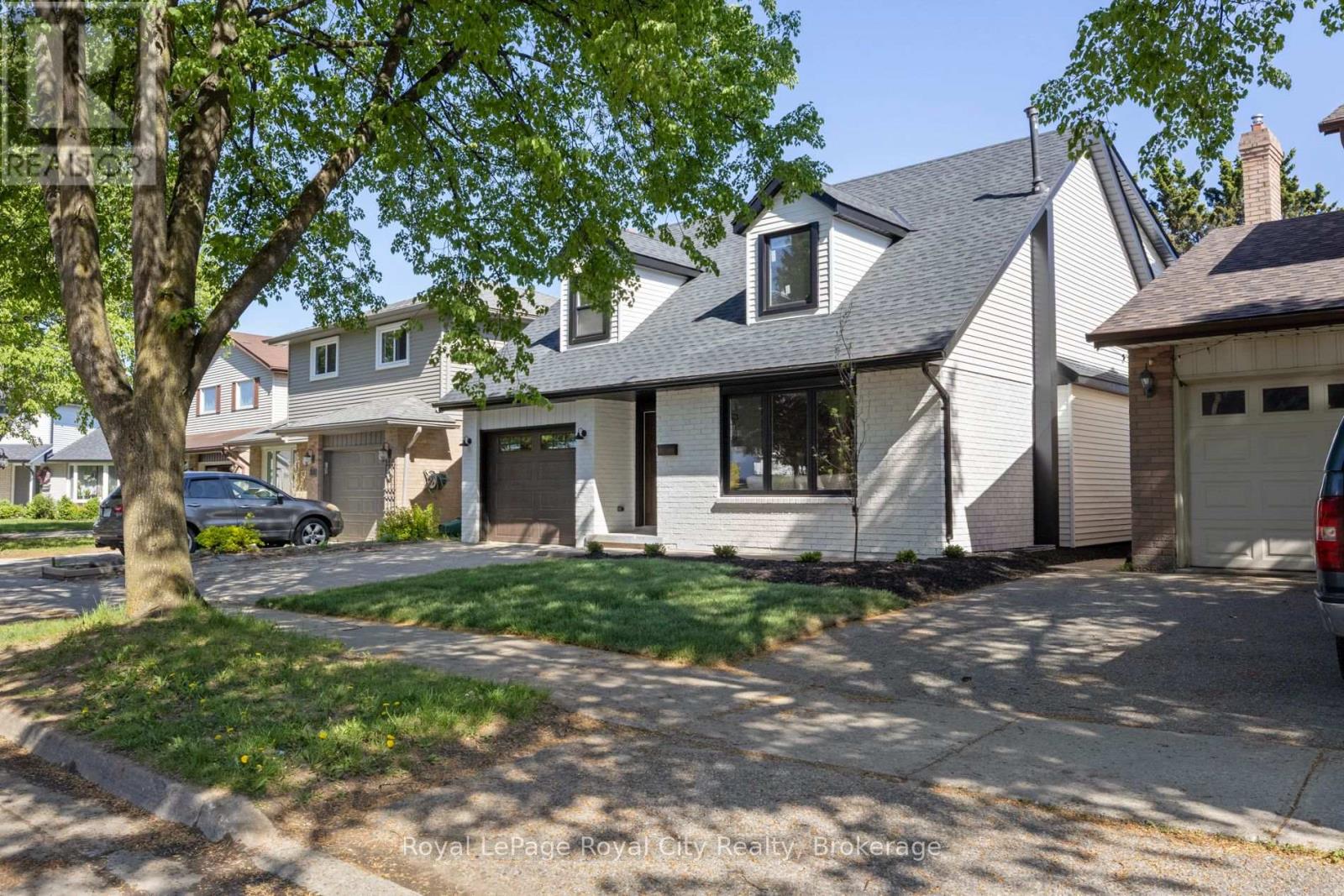 Property at 92 SCENIC WOOD CRESCENT image 1