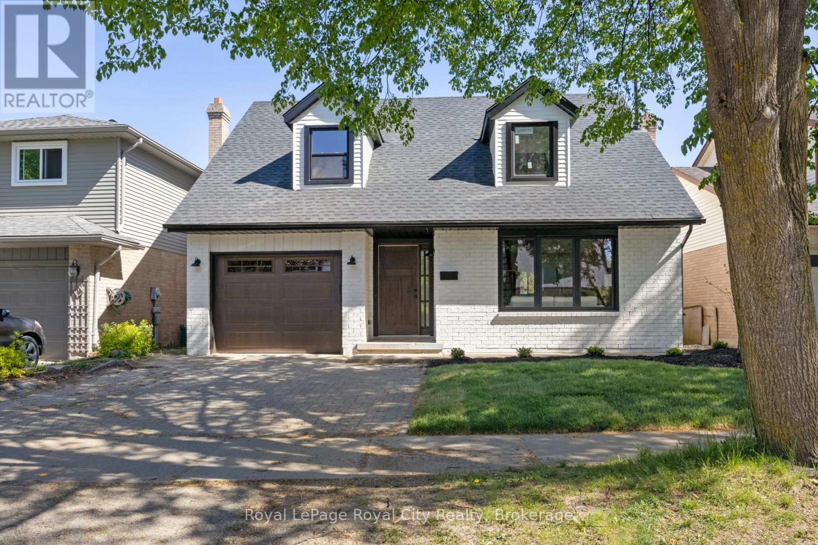 Property at 92 SCENIC WOOD CRESCENT image 2