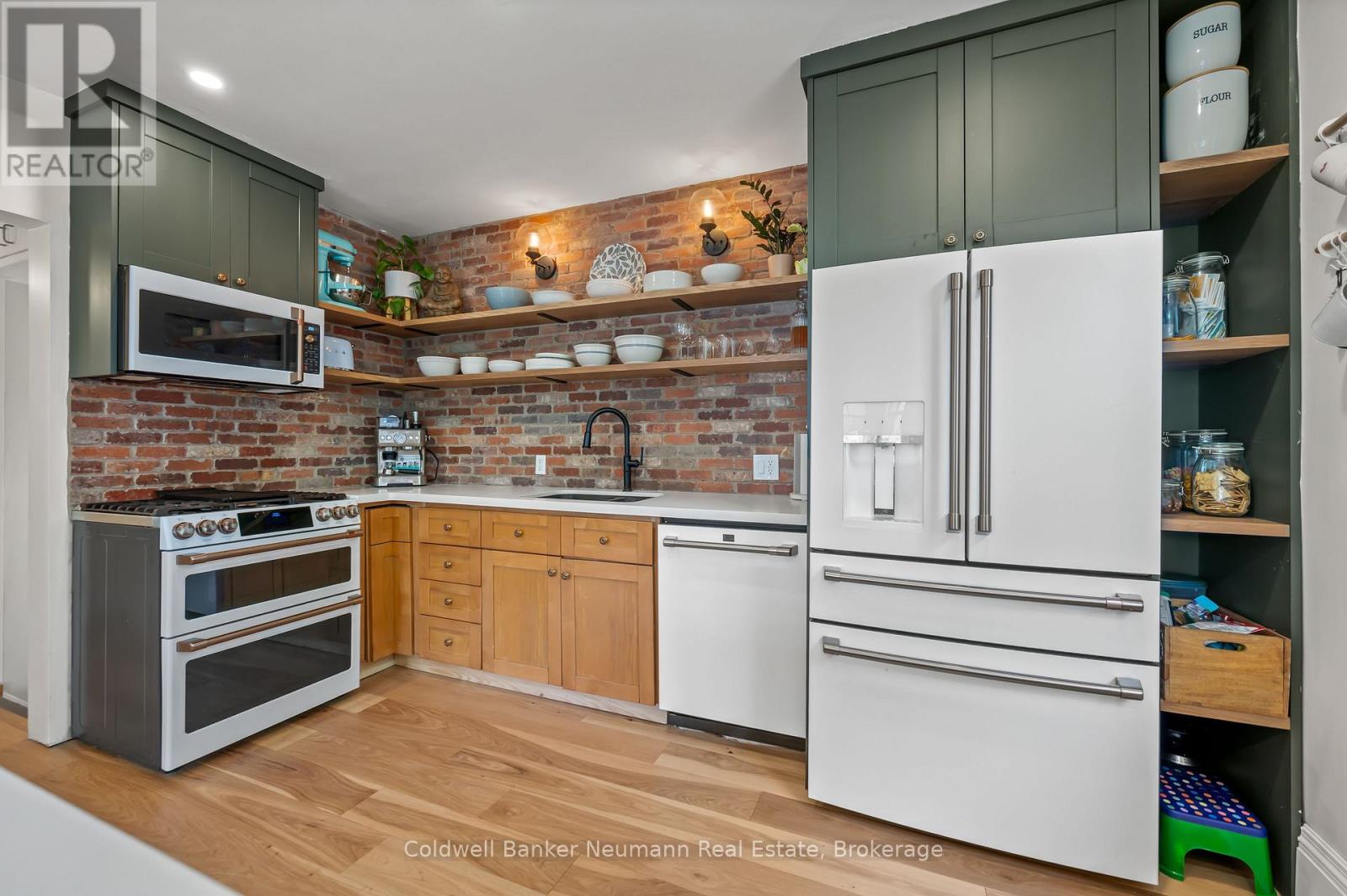 51 Lyon Avenue, Guelph, Ontario  N1H 5C7 - Photo 14 - X12158654