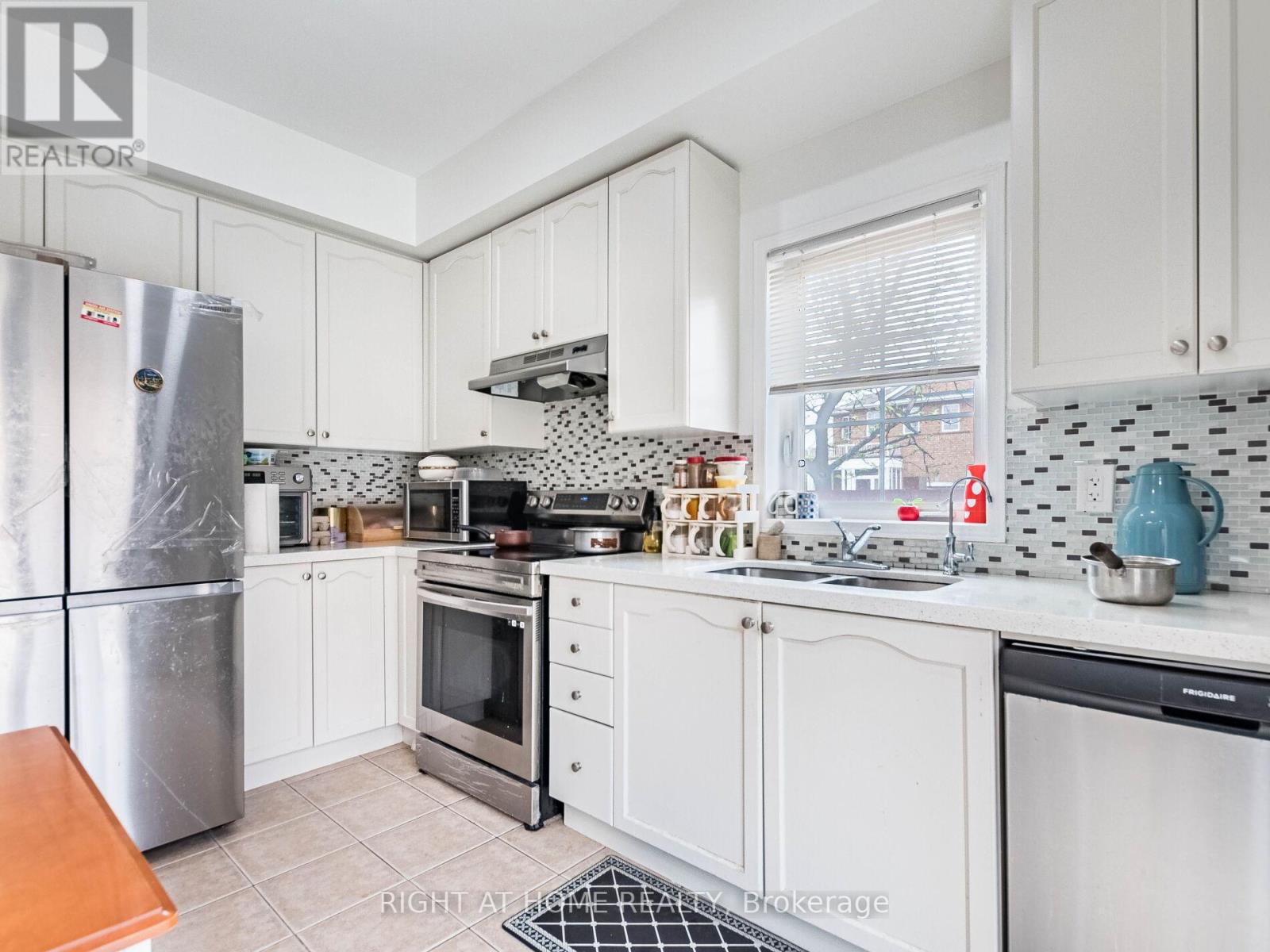 2 Flurry Circle, Brampton, Ontario  L6X 0S5 - Photo 16 - W12158422