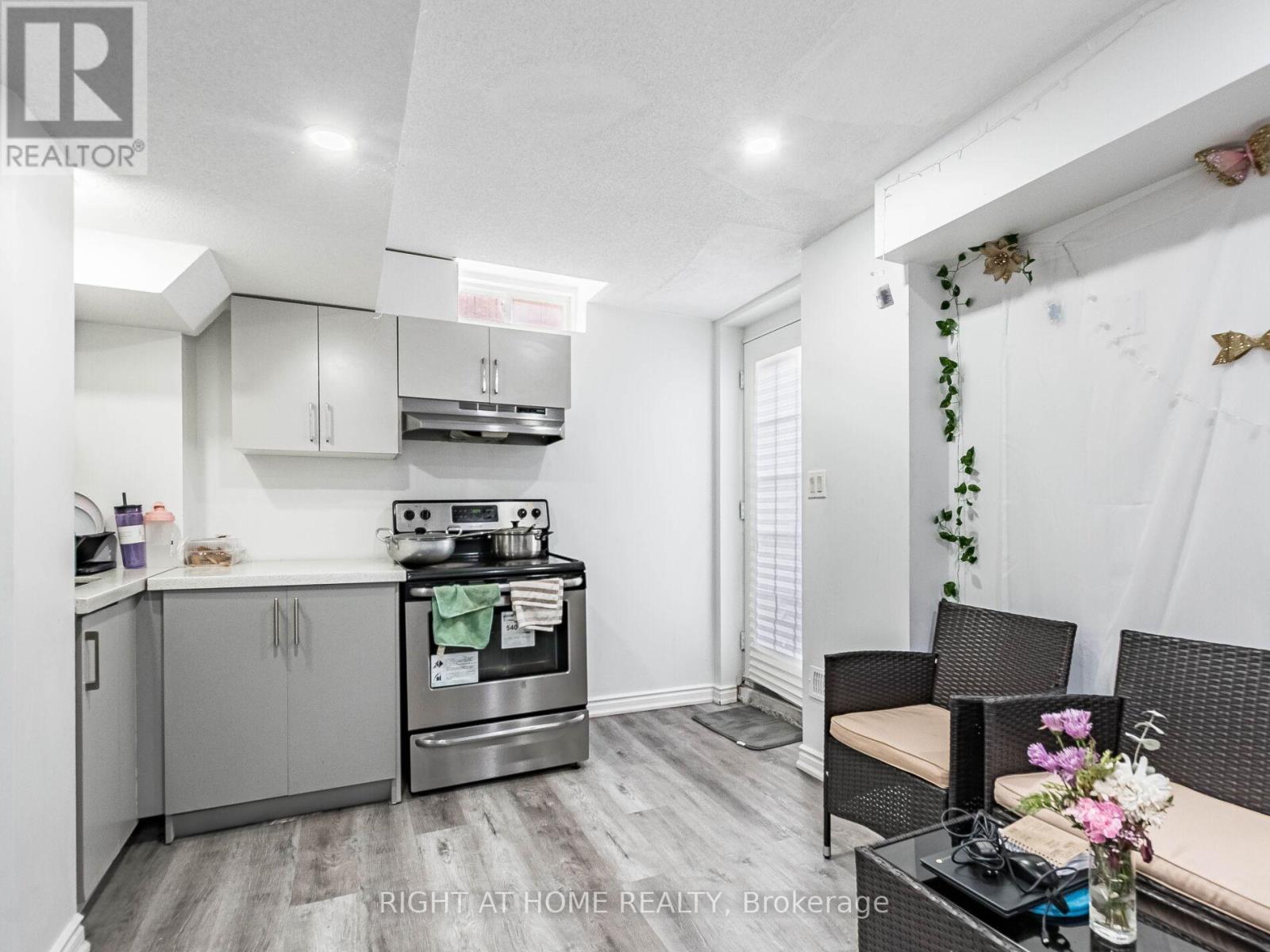 2 Flurry Circle, Brampton, Ontario  L6X 0S5 - Photo 37 - W12158422