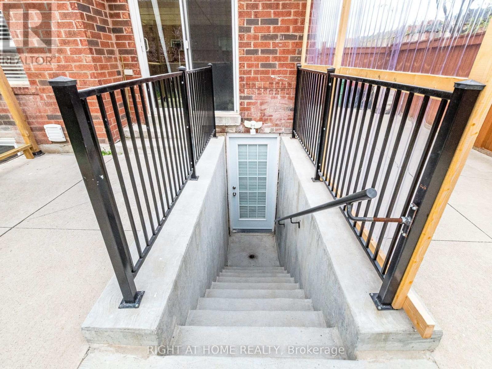 2 Flurry Circle, Brampton, Ontario  L6X 0S5 - Photo 49 - W12158422